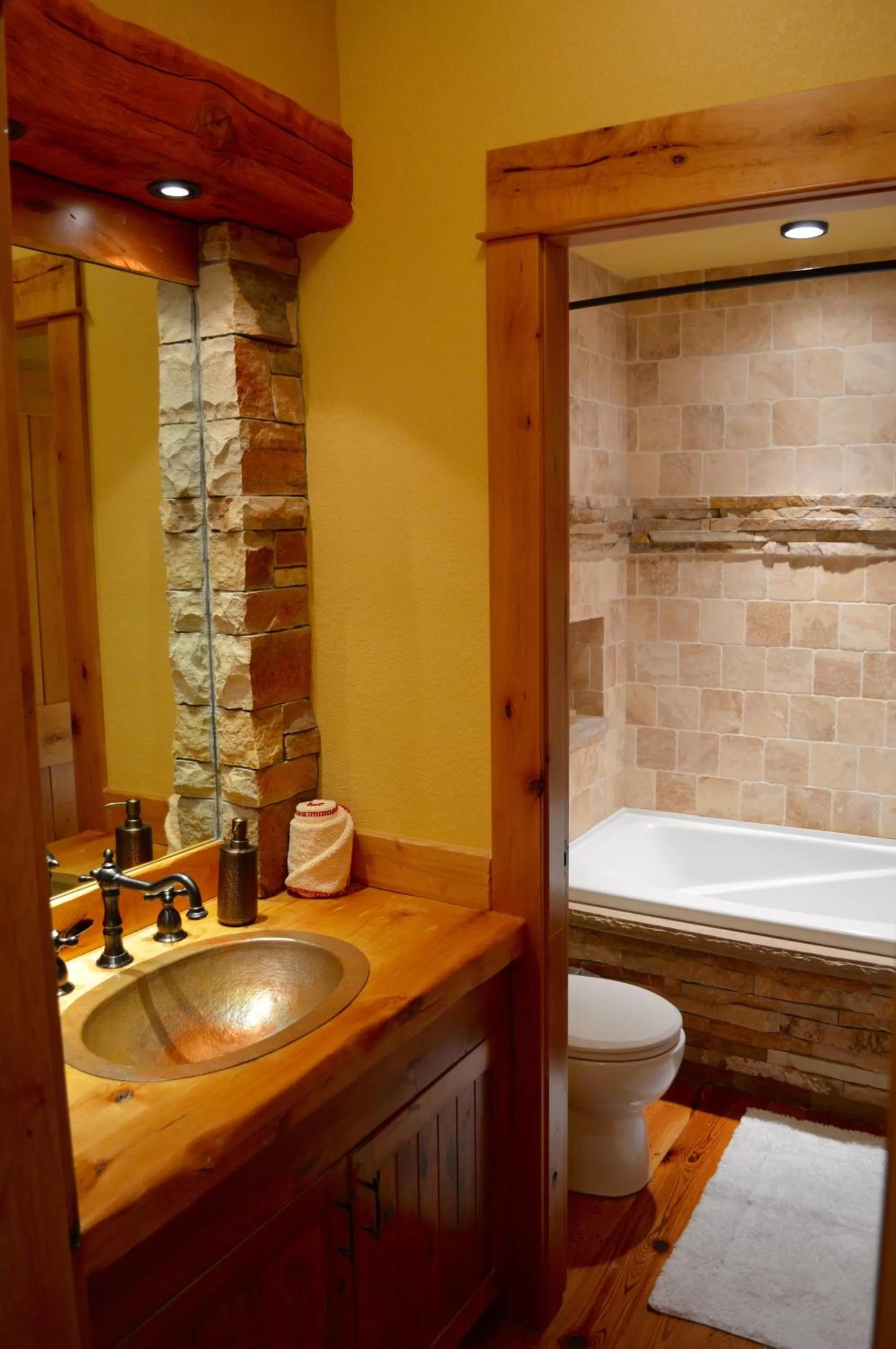 Toilet, Bathroom in Niwot Inn & Spa