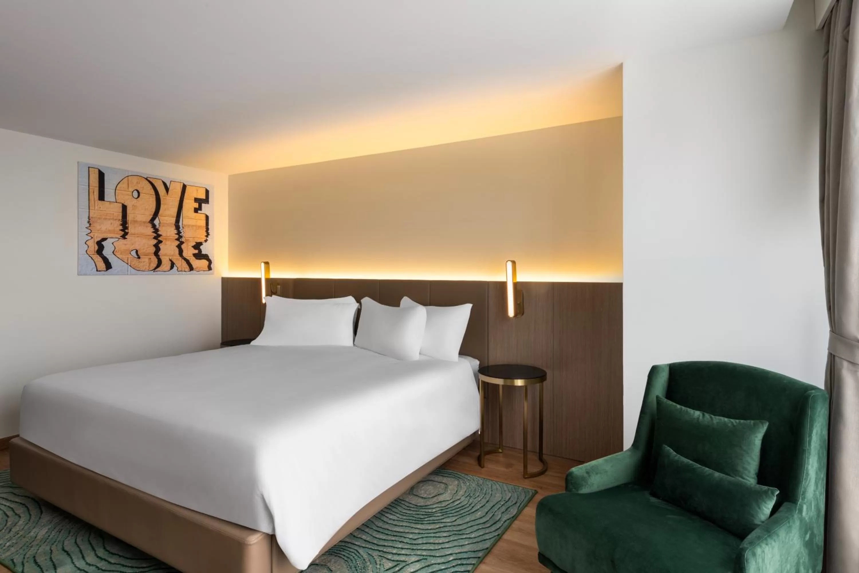 Bed in Dolce by Wyndham Hollywood