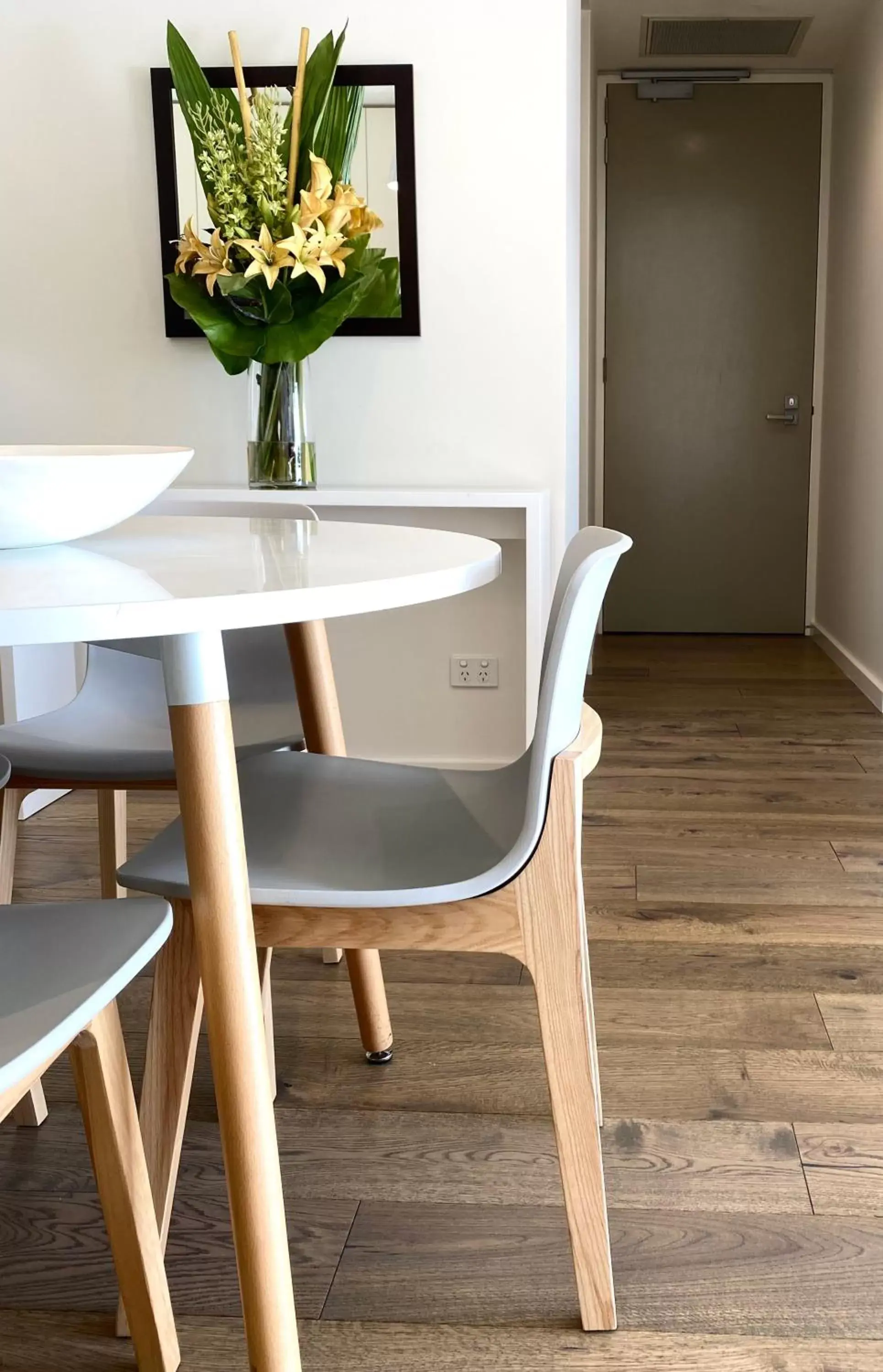 Dining Area in Caroline Serviced Apartments Brighton