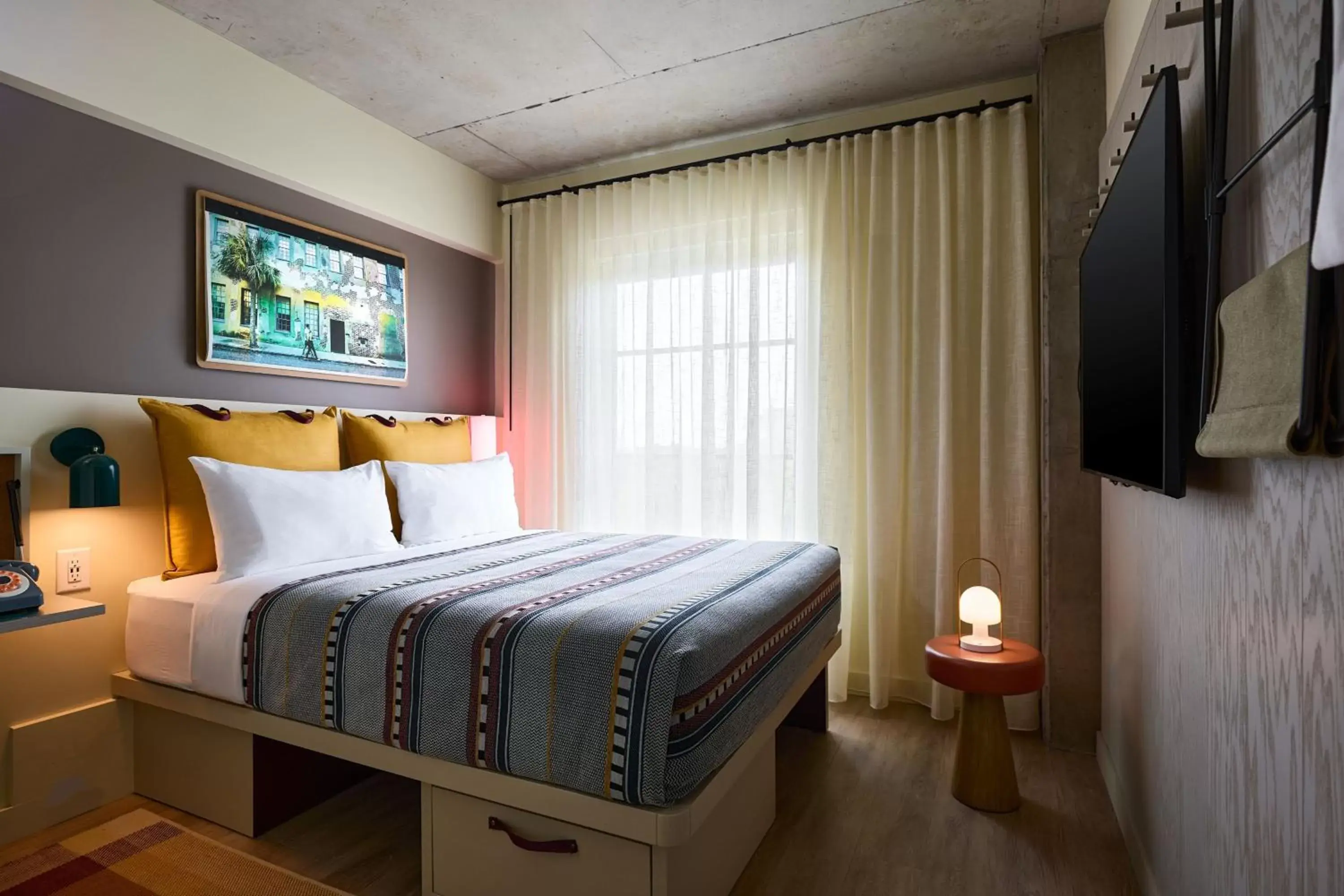 Queen Room in Moxy Charleston Downtown Queen Room in Moxy Charleston Downtown