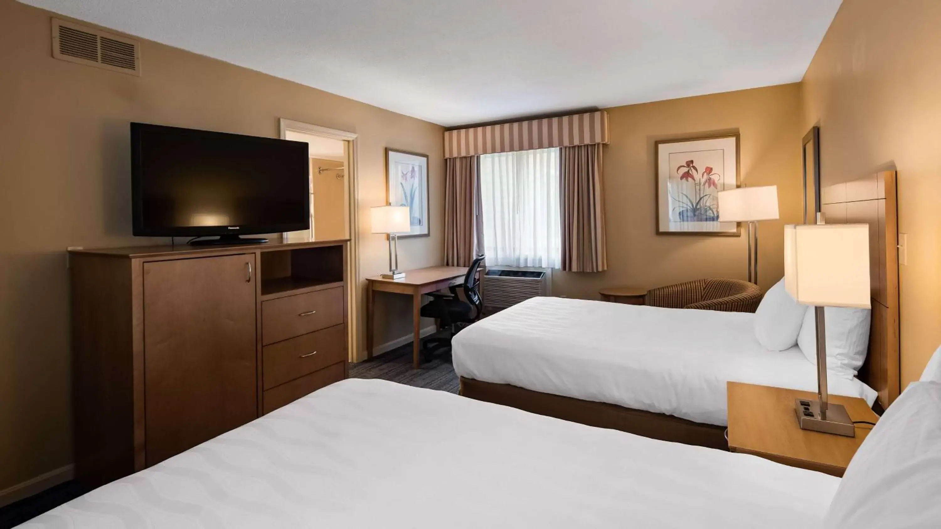 Other, Bed in Best Western Inn & Suites Rutland-Killington