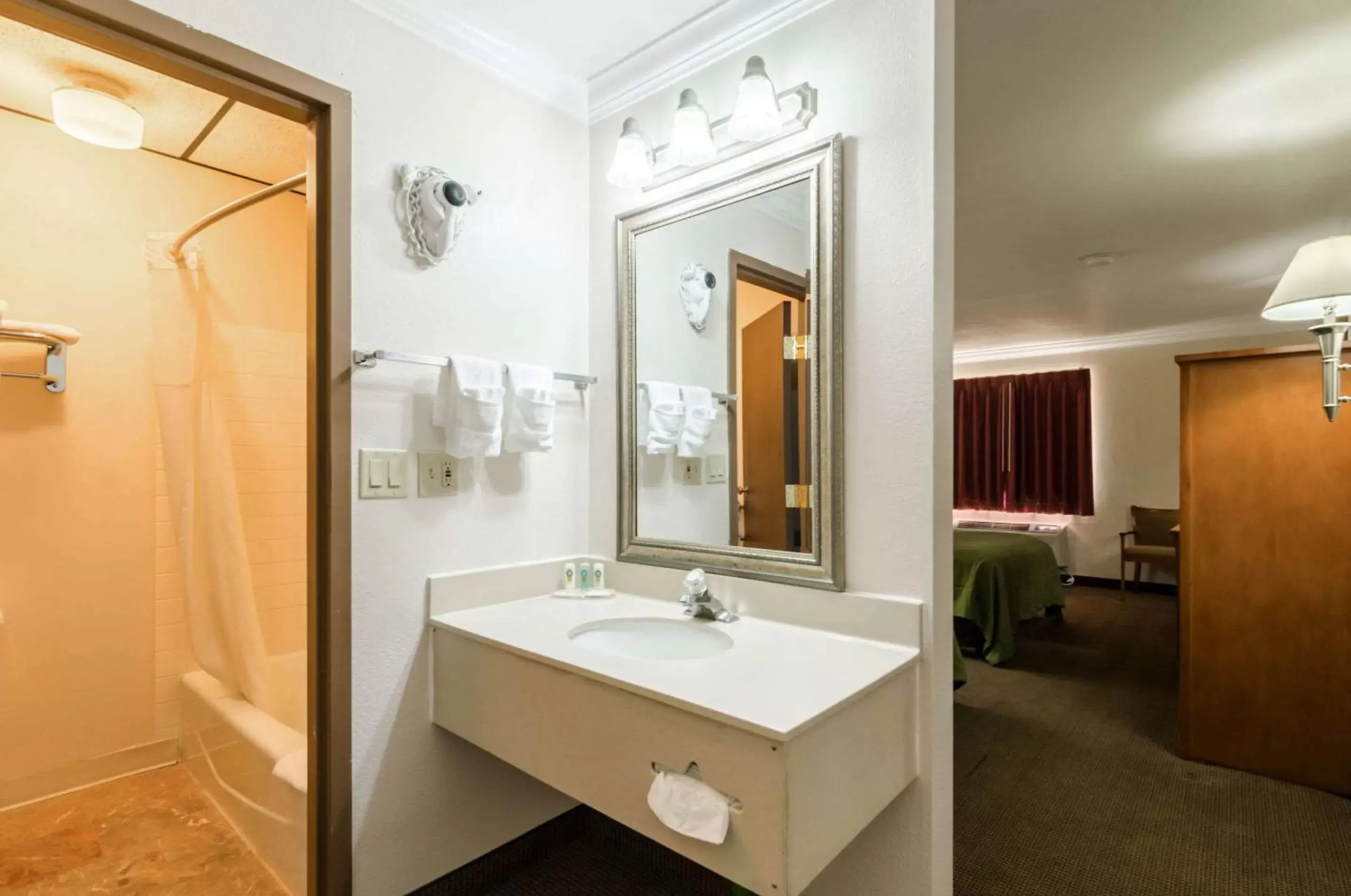 Bathroom in Quality Inn & Suites Salina