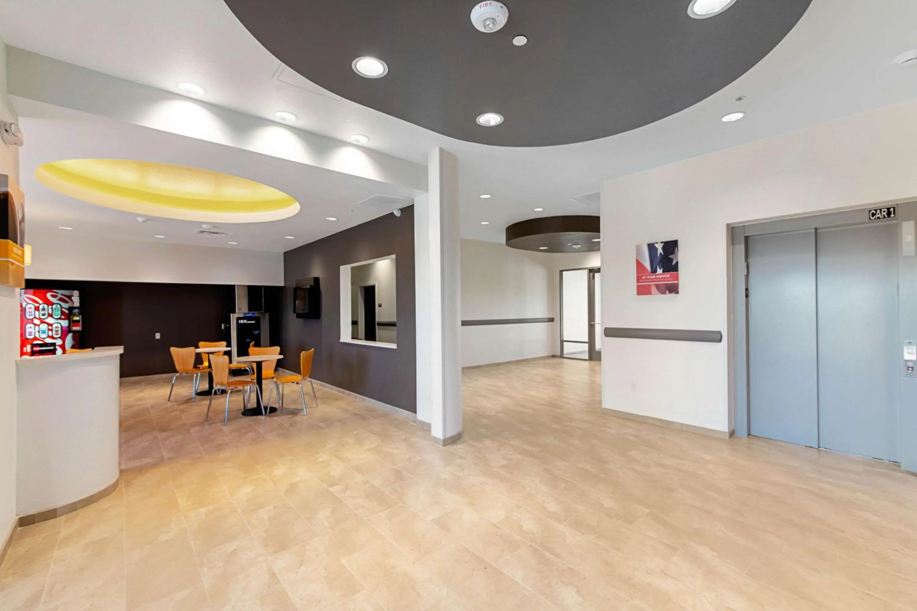 Communal lounge/ TV room in Motel 6 Austin Airport