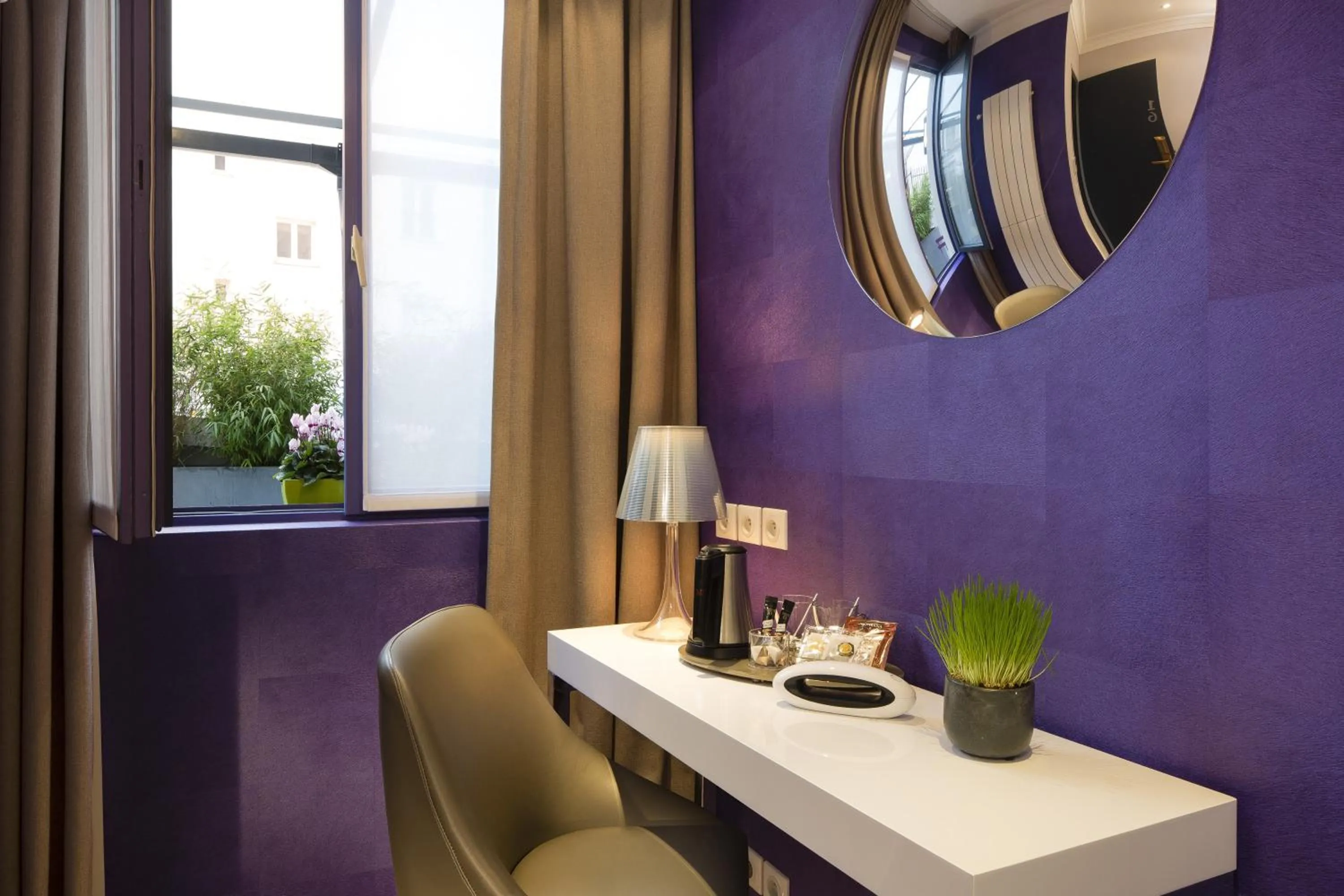 Seating area in Acropole