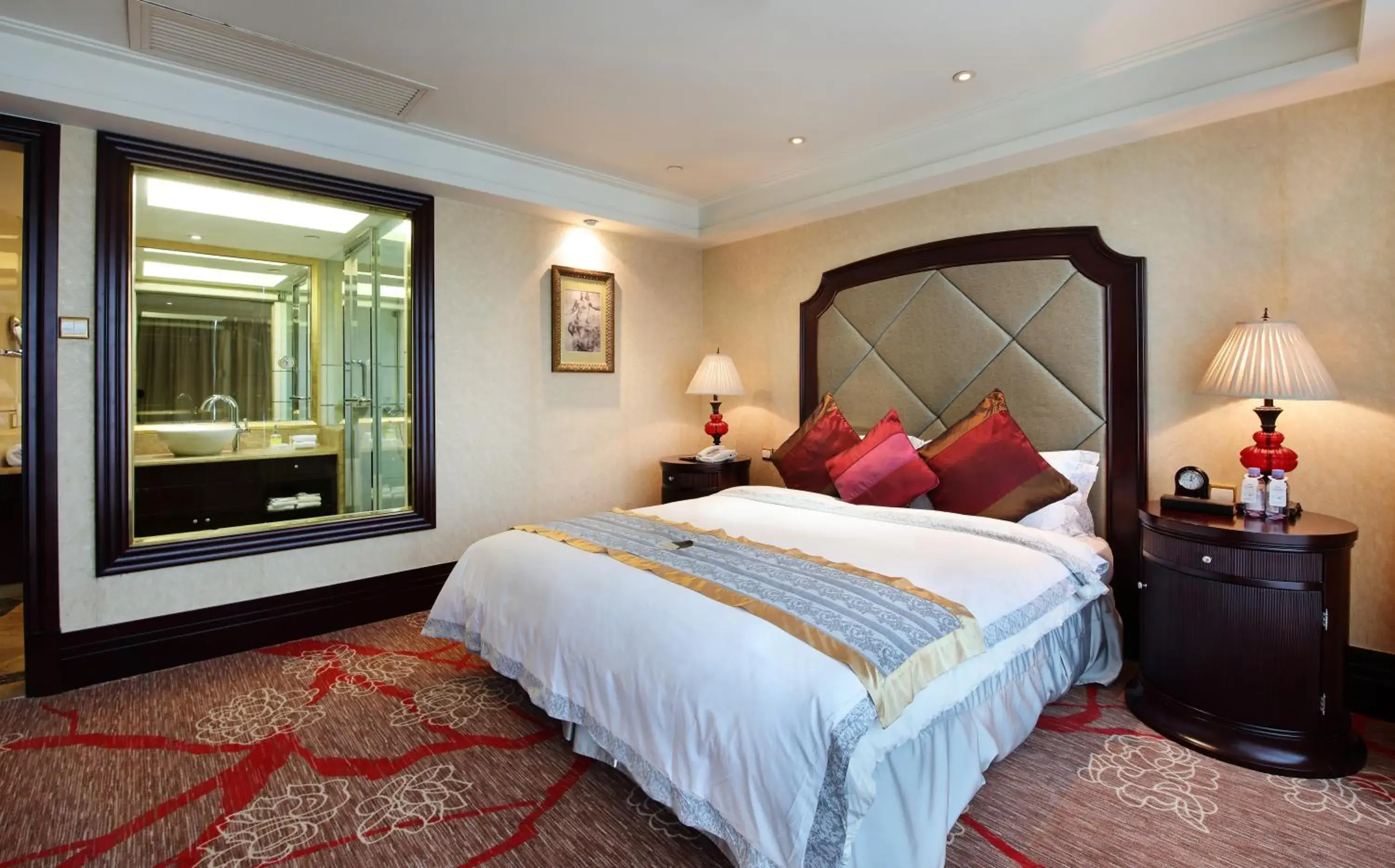 Photo of the whole room, Bed in Royal Mediterranean Hotel