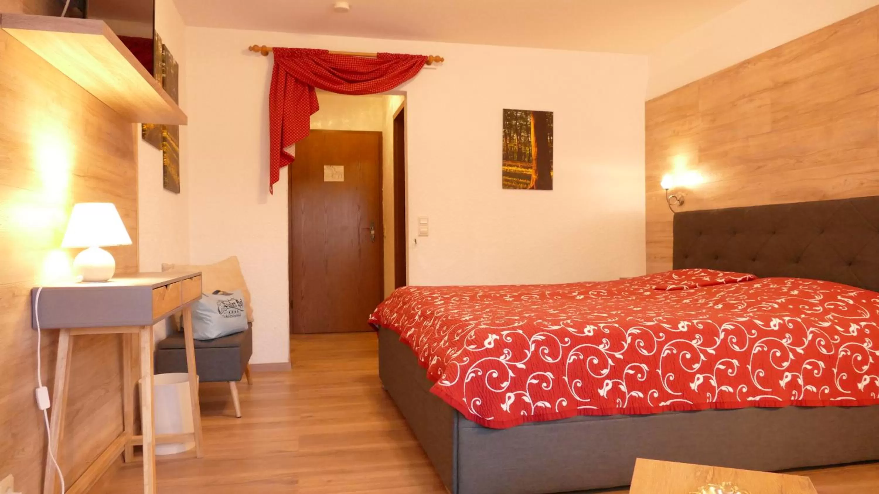 Bed in Öko-Landhotel Basler Hof