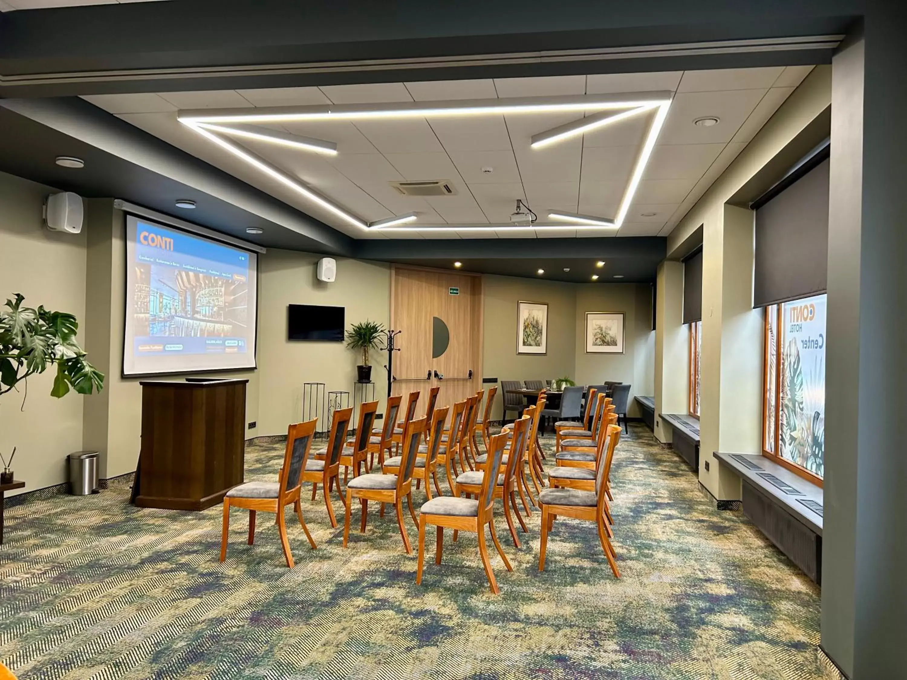 Meeting/conference room in Conti Hotel