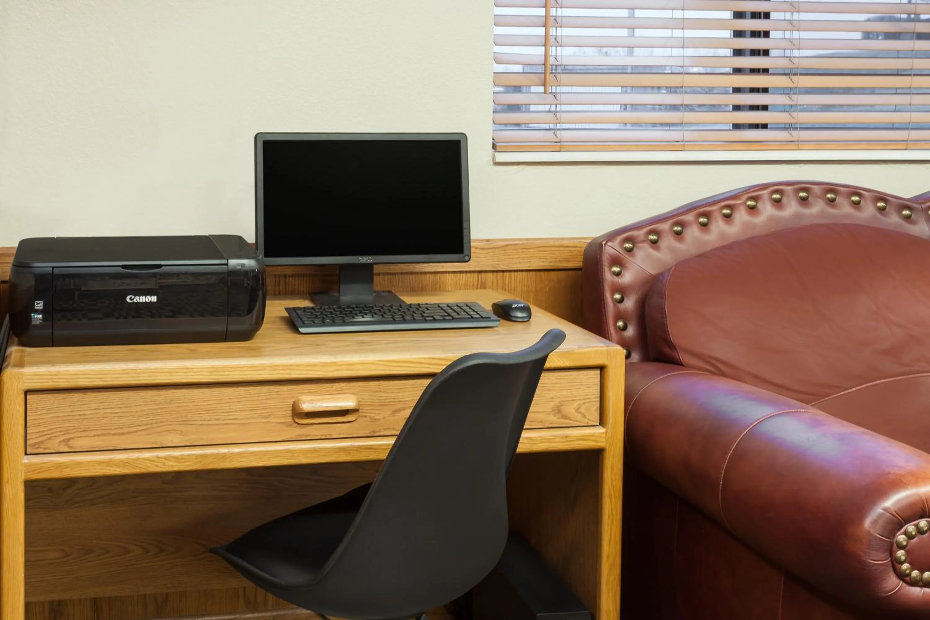 Business facilities in Super 8 by Wyndham Muscatine