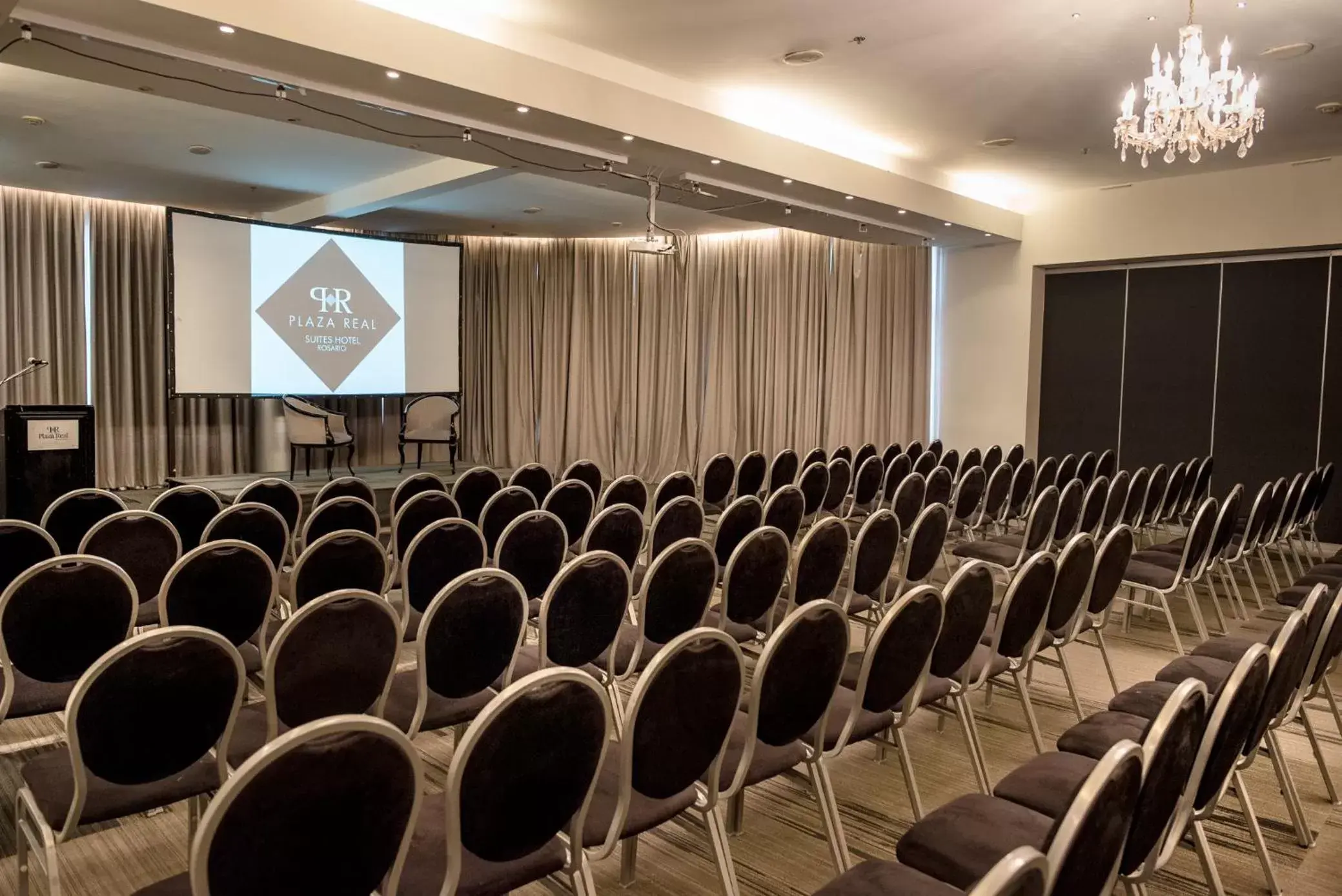 Meeting/conference room in Plaza Real Suites Hotel