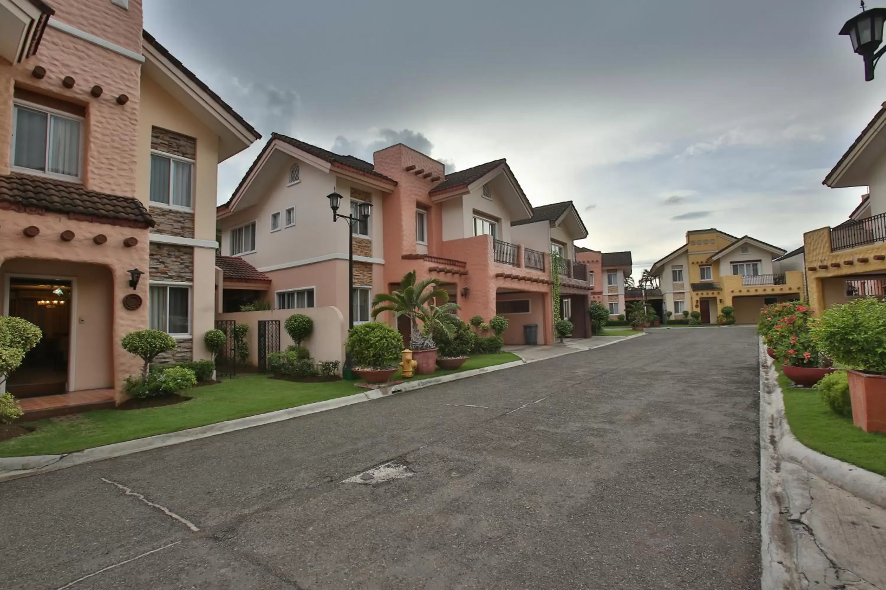 Facade/entrance in Crown Regency Suites Mactan