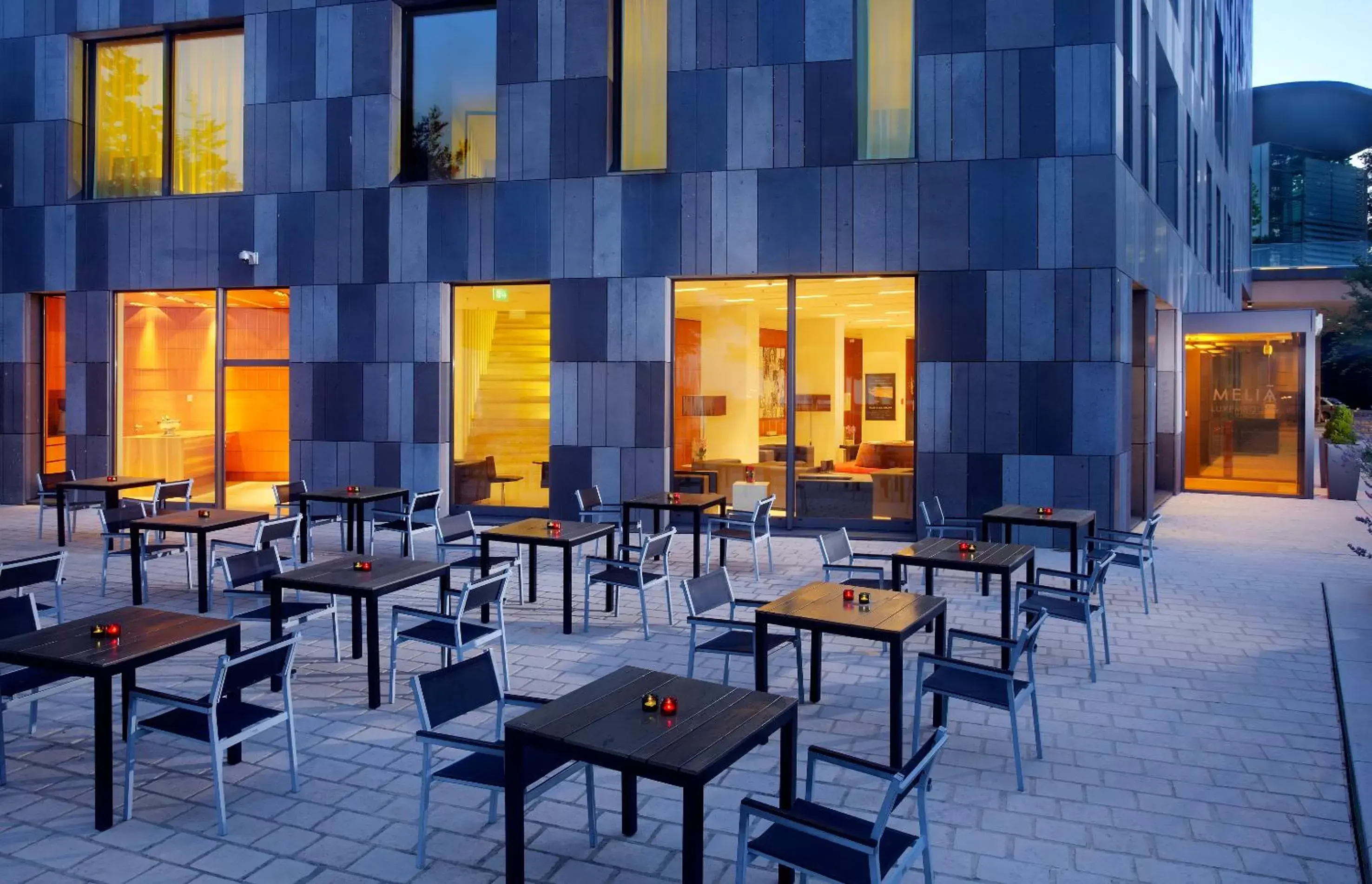 Patio, Restaurant/Places to Eat in Melia Luxembourg