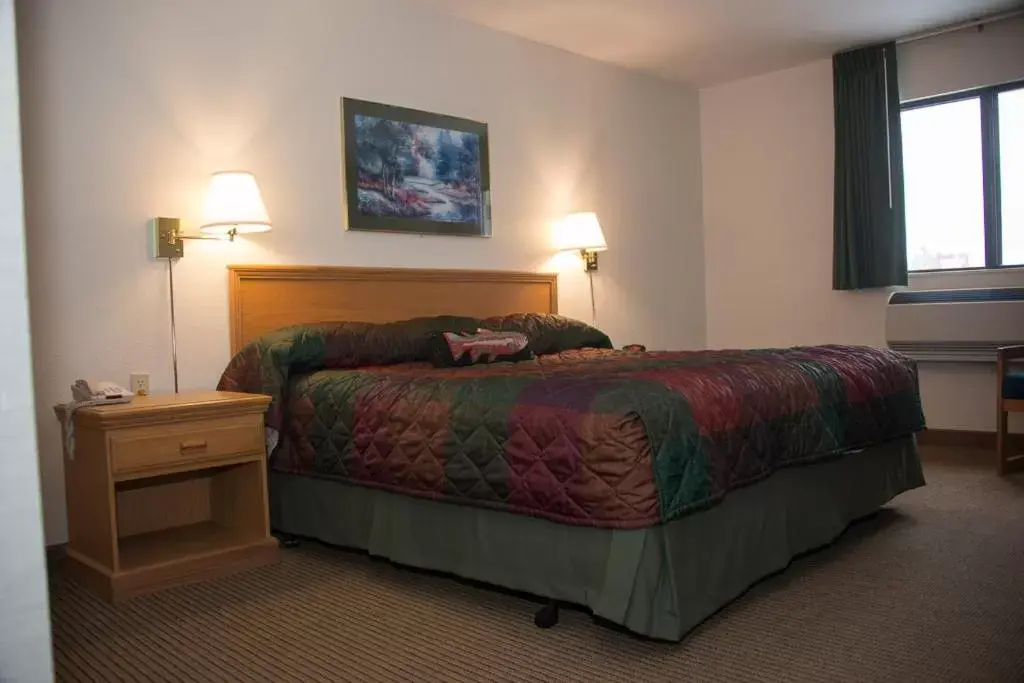 Bedroom, Bed in All Seasons Resort