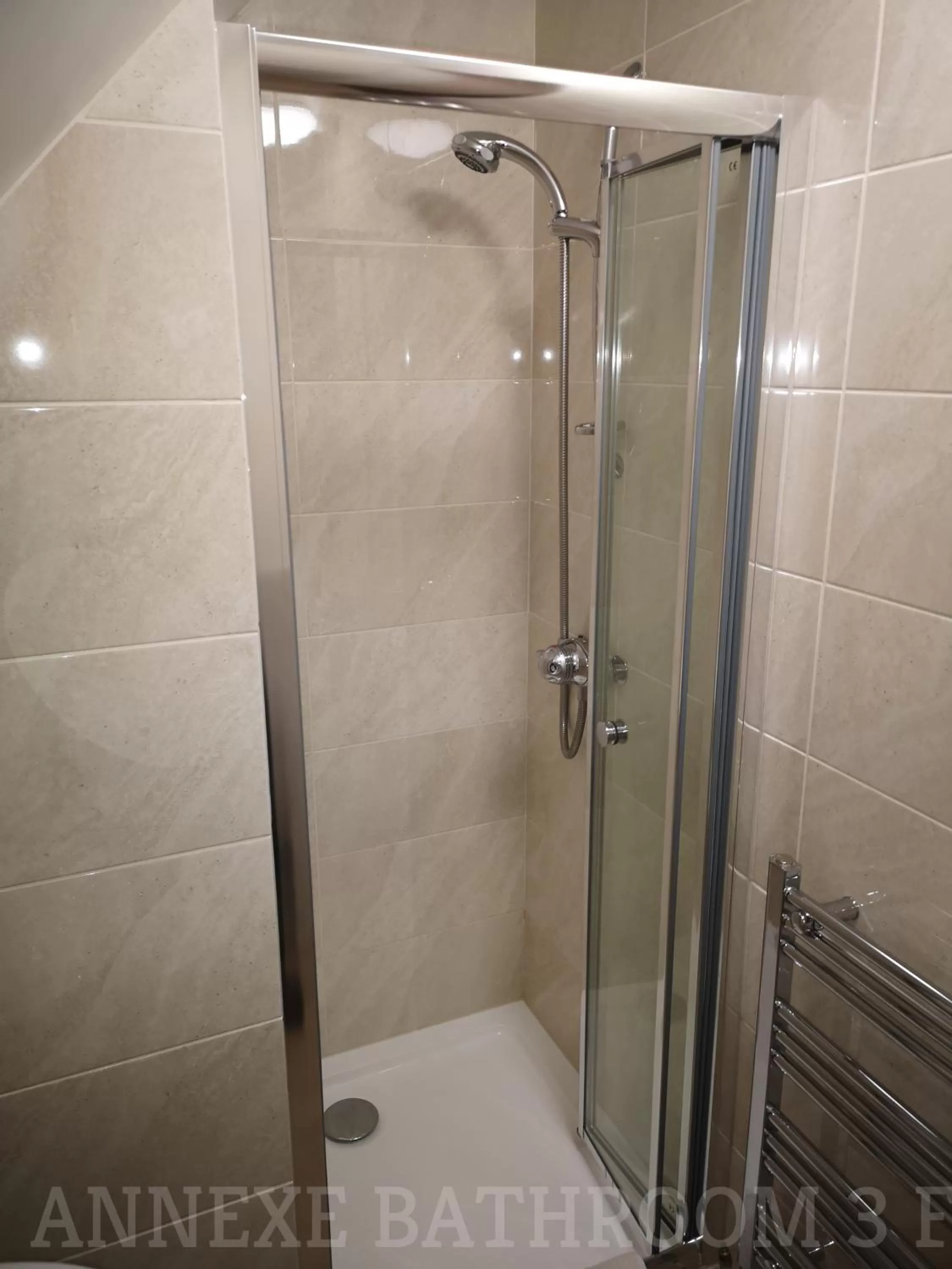 Shower in Westgate Hotel