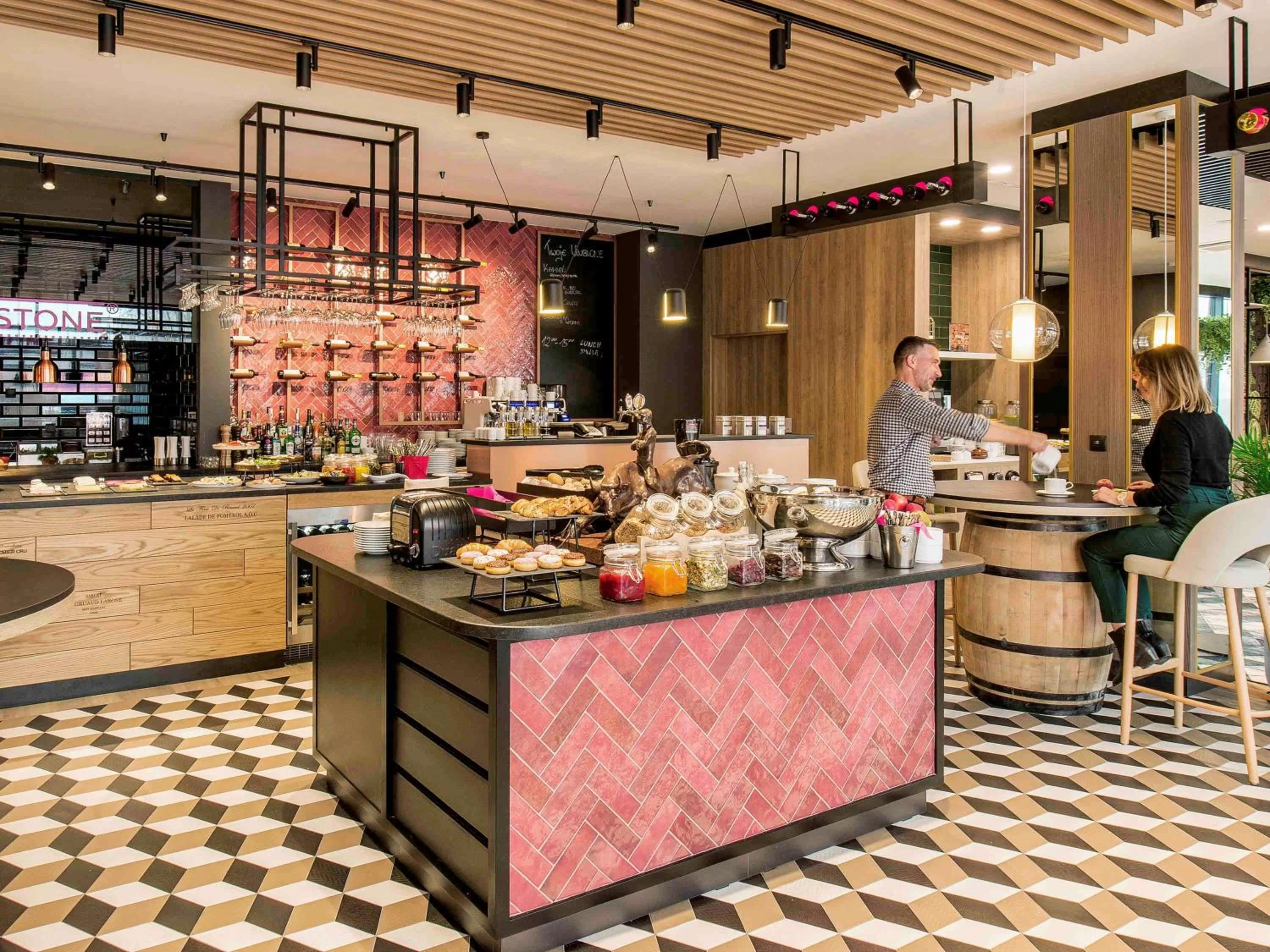 Restaurant/places to eat in ibis Styles Kraków East