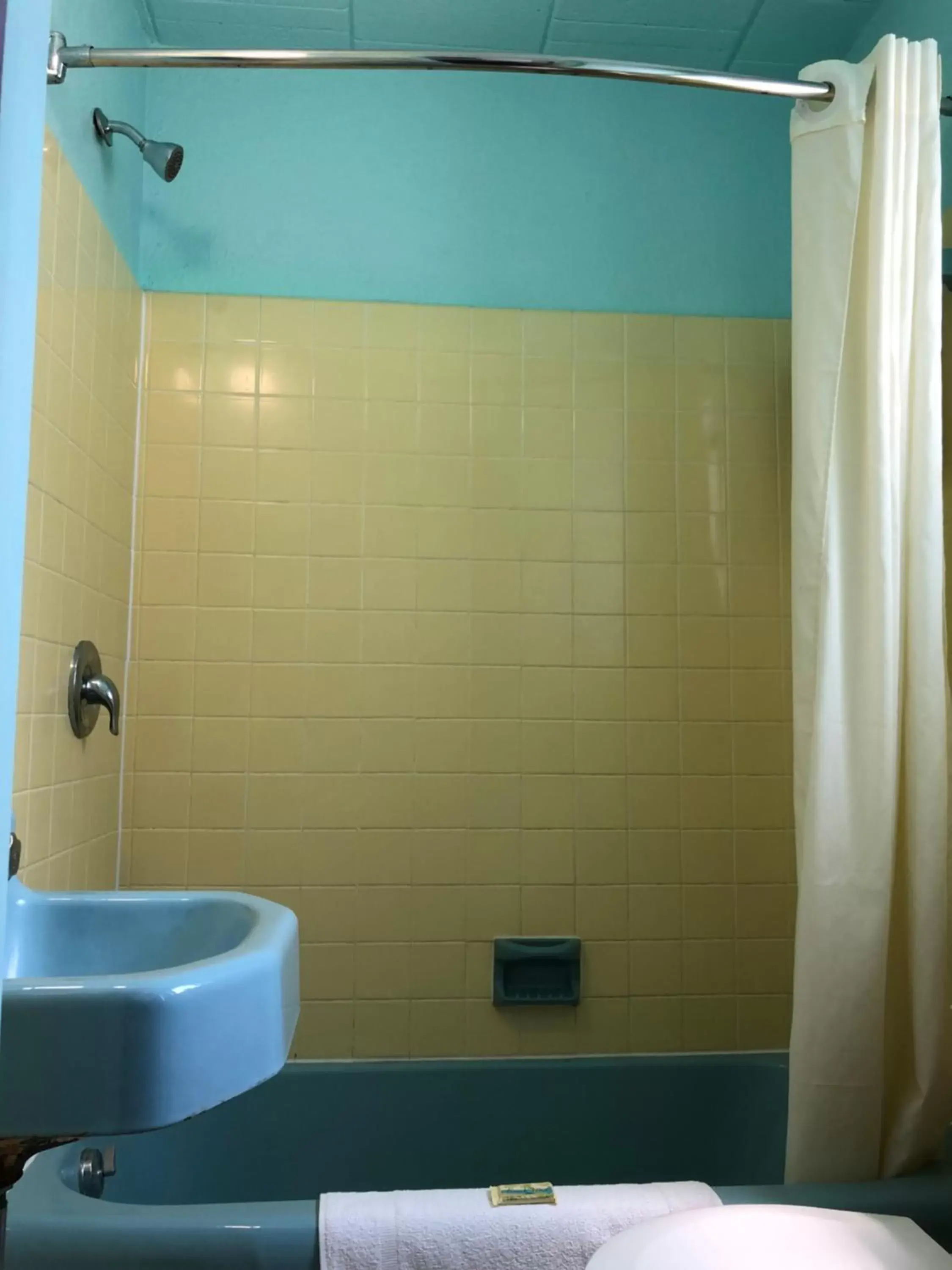Bathroom in Monaco Motel - Wildwood