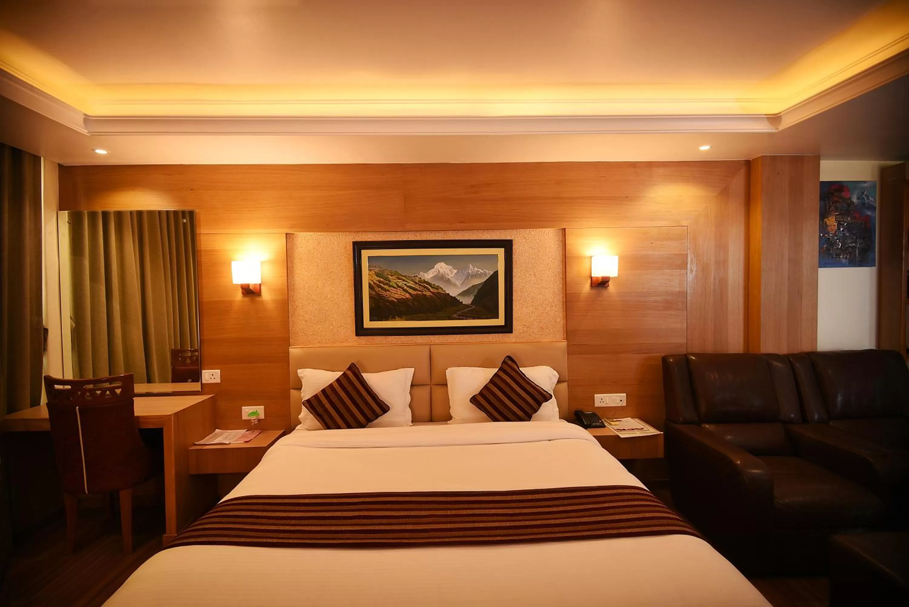 Bed in Hotel Middle Path & Spa