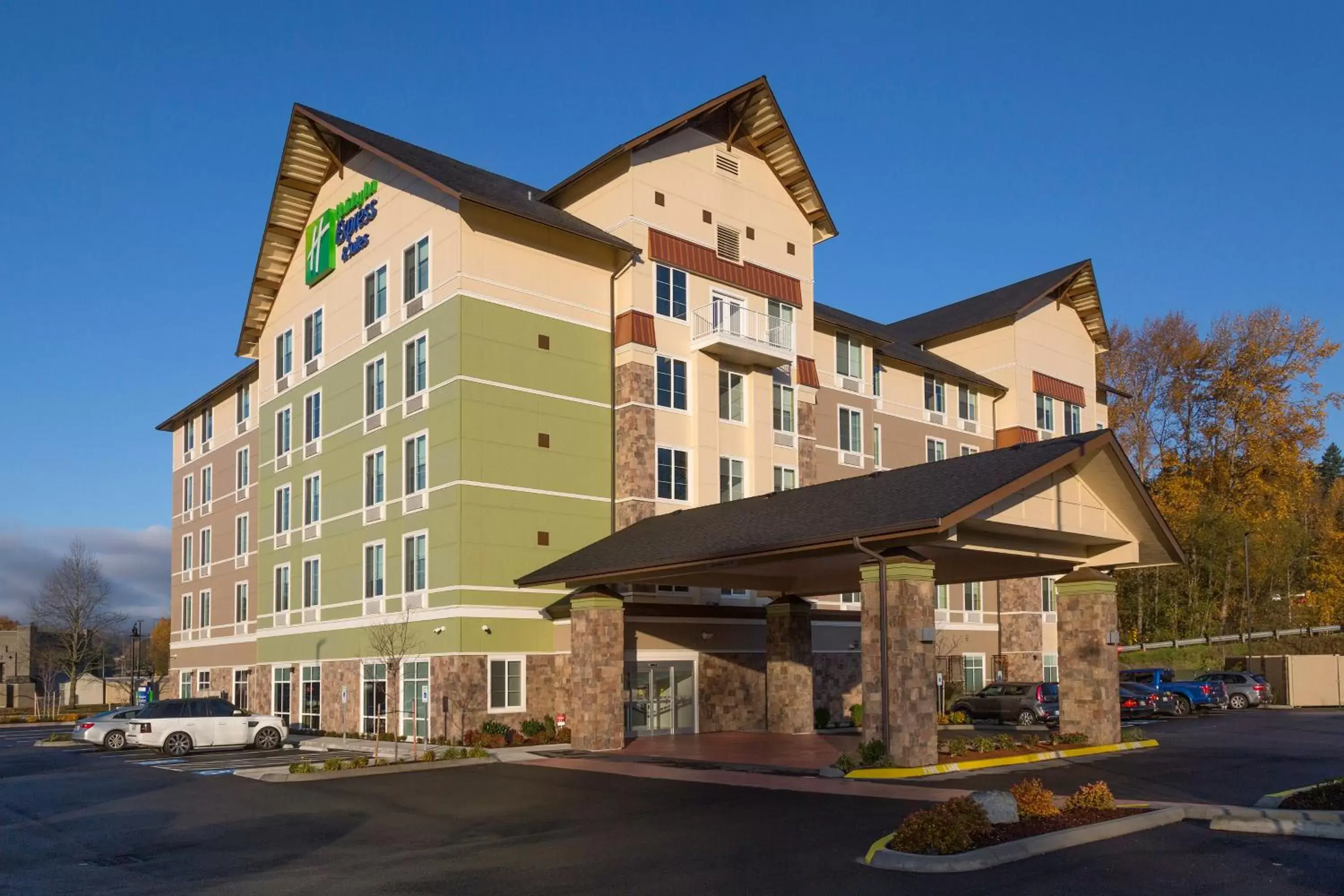 Property Building in Holiday Inn Express & Suites - Seattle South - Tukwila, an IHG Hotel