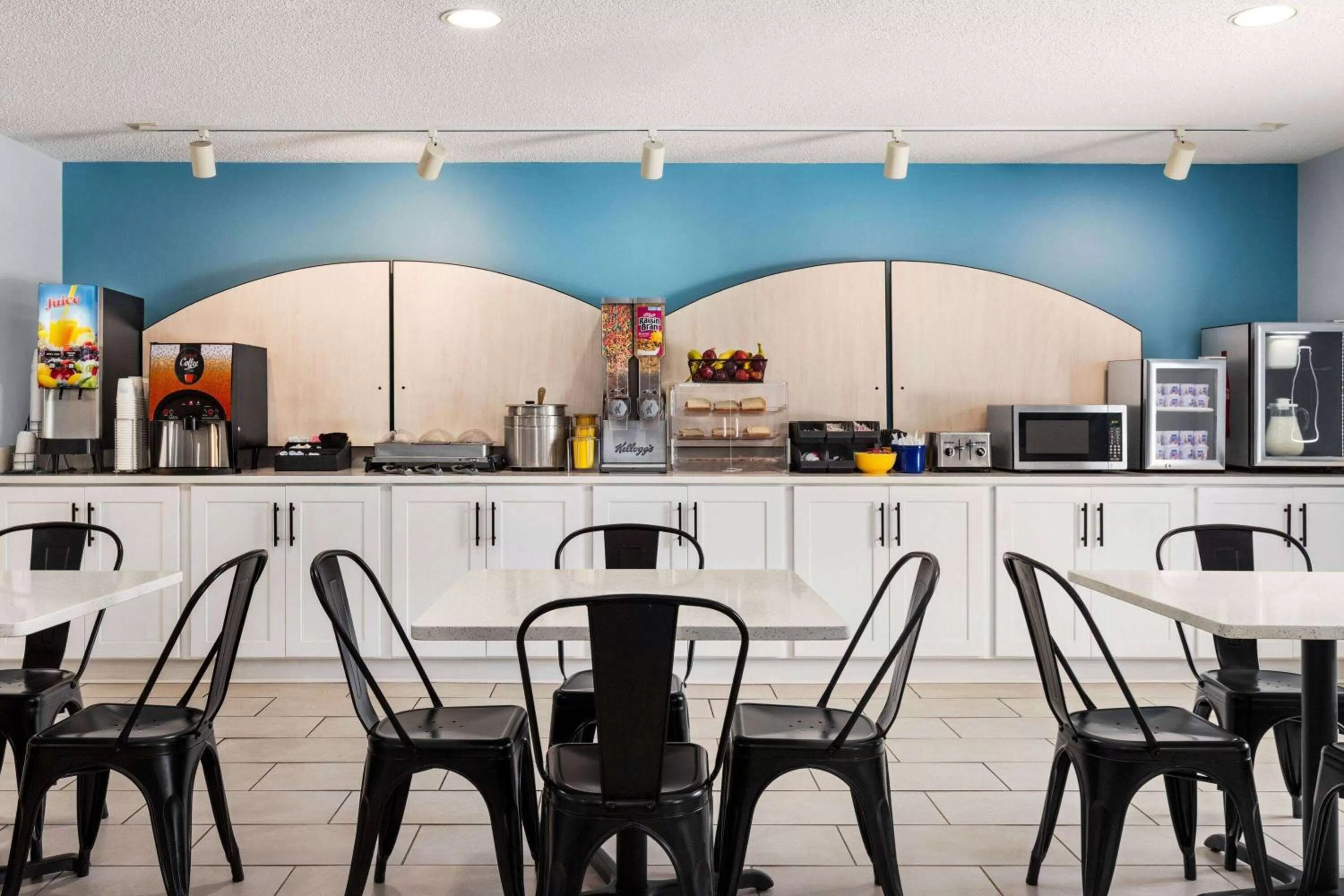 Breakfast in Days Inn by Wyndham Shallotte