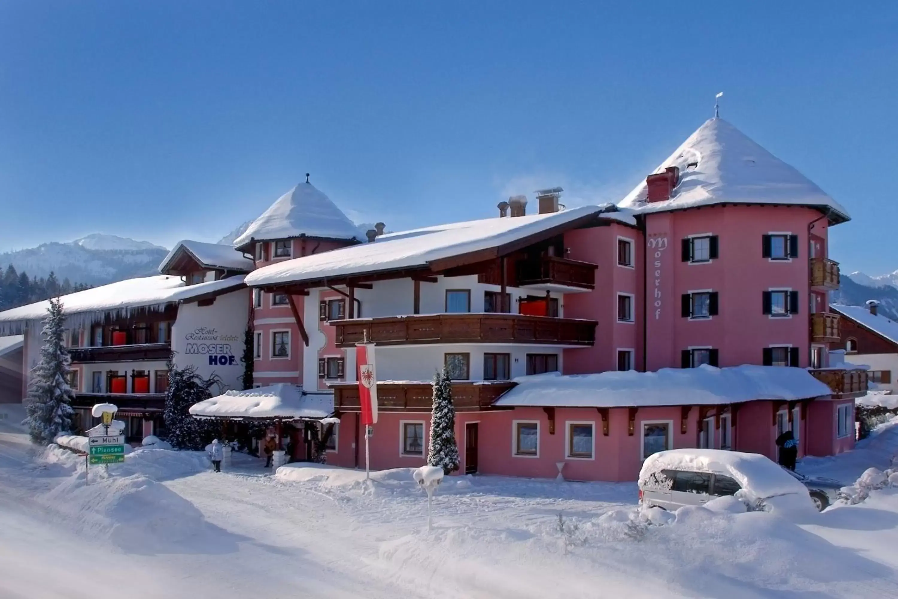 Facade/entrance, Winter in Hotel Moserhof