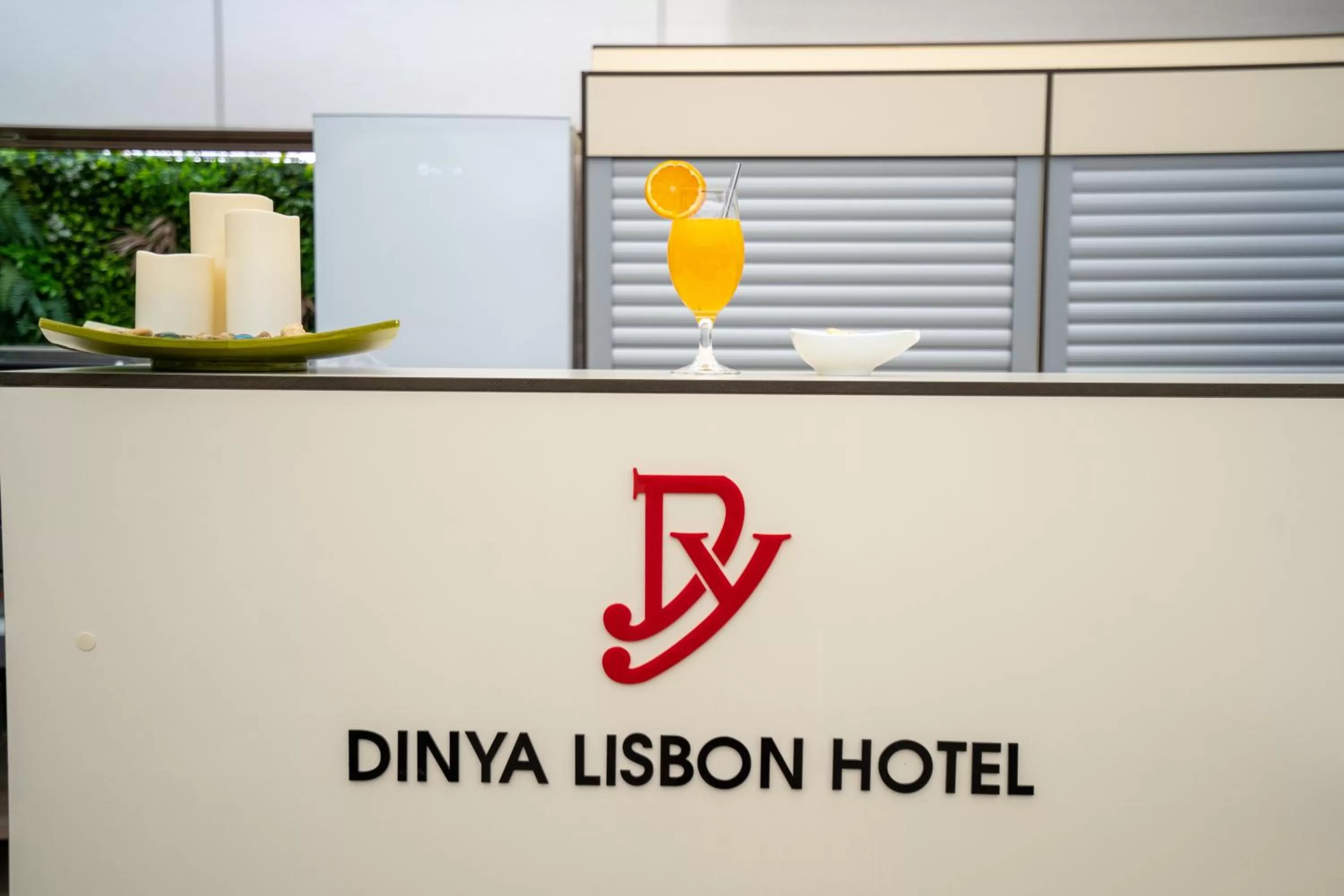 Restaurant/places to eat in Dinya Lisbon Hotel