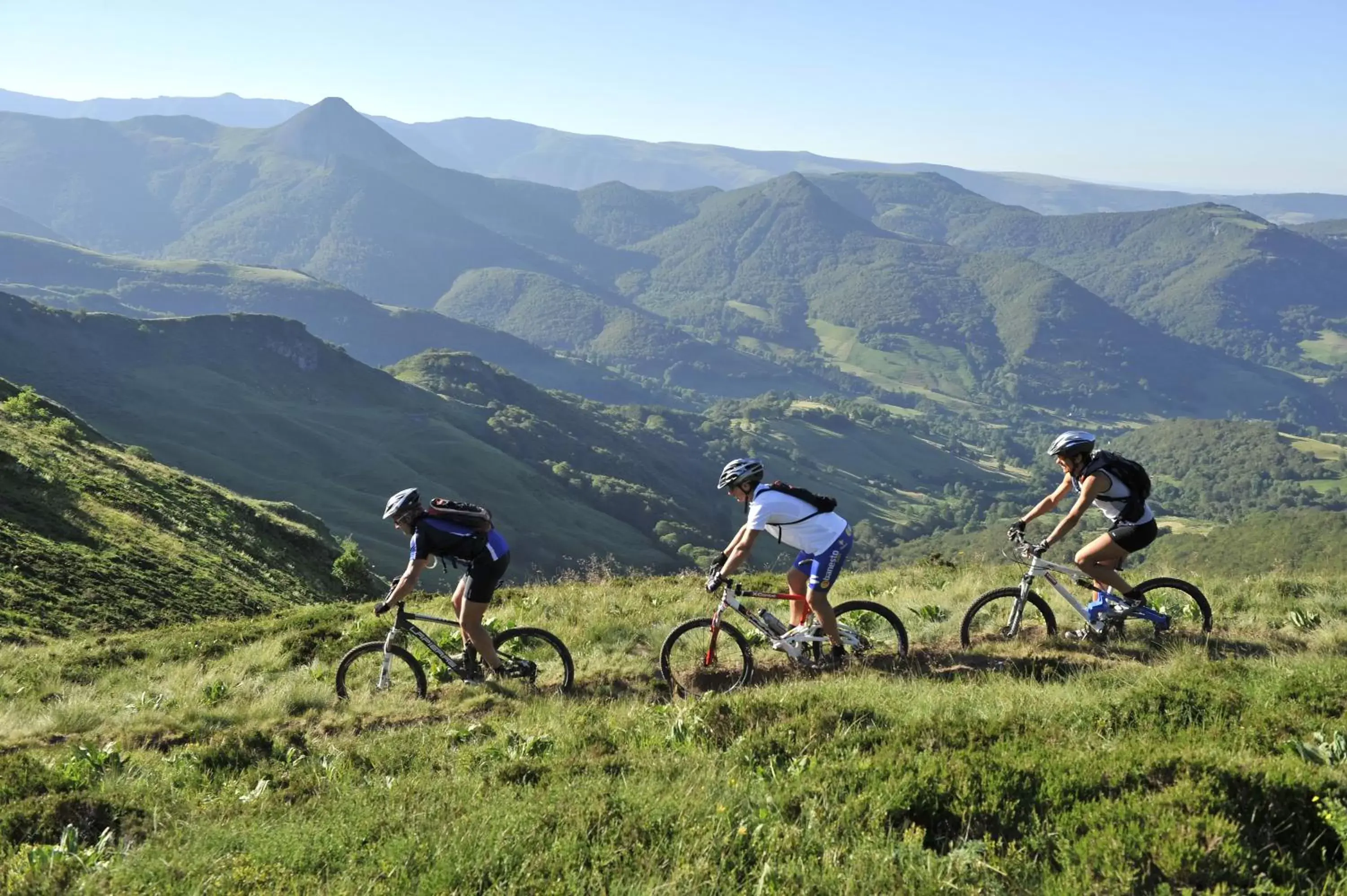 Cycling, Horseback Riding in Apparthotel Privilodges Carré de Jaude