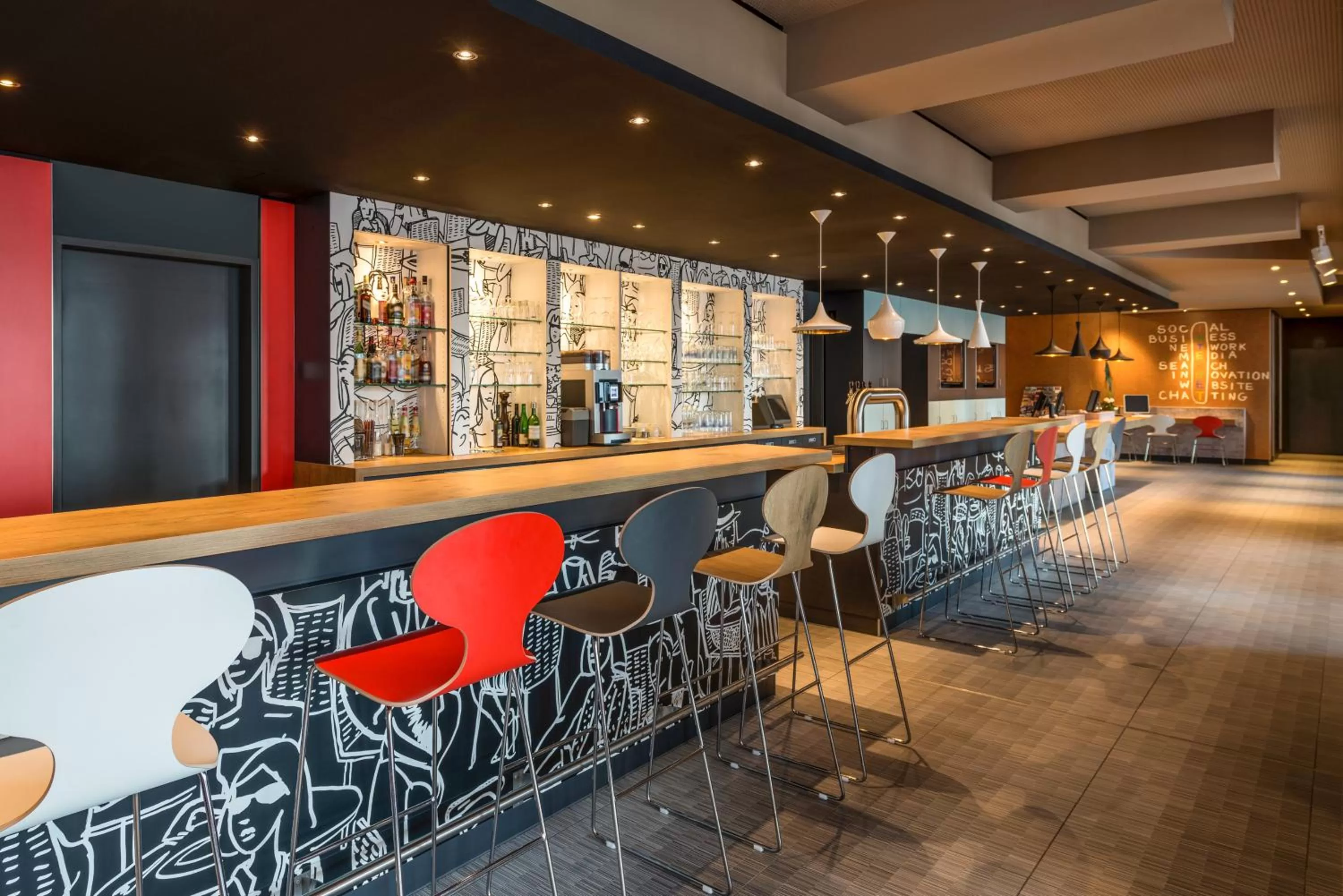 Lounge or bar in ibis Hotel München Garching