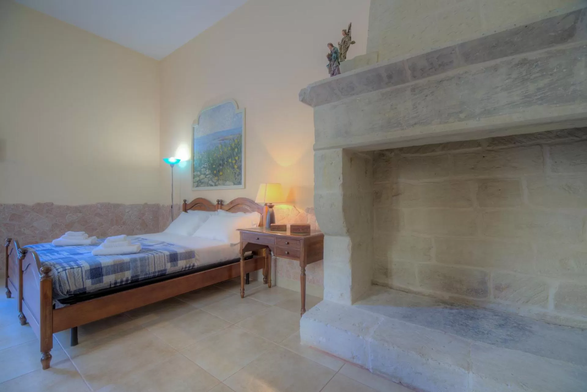 Bed in Lu Caffa by Typney