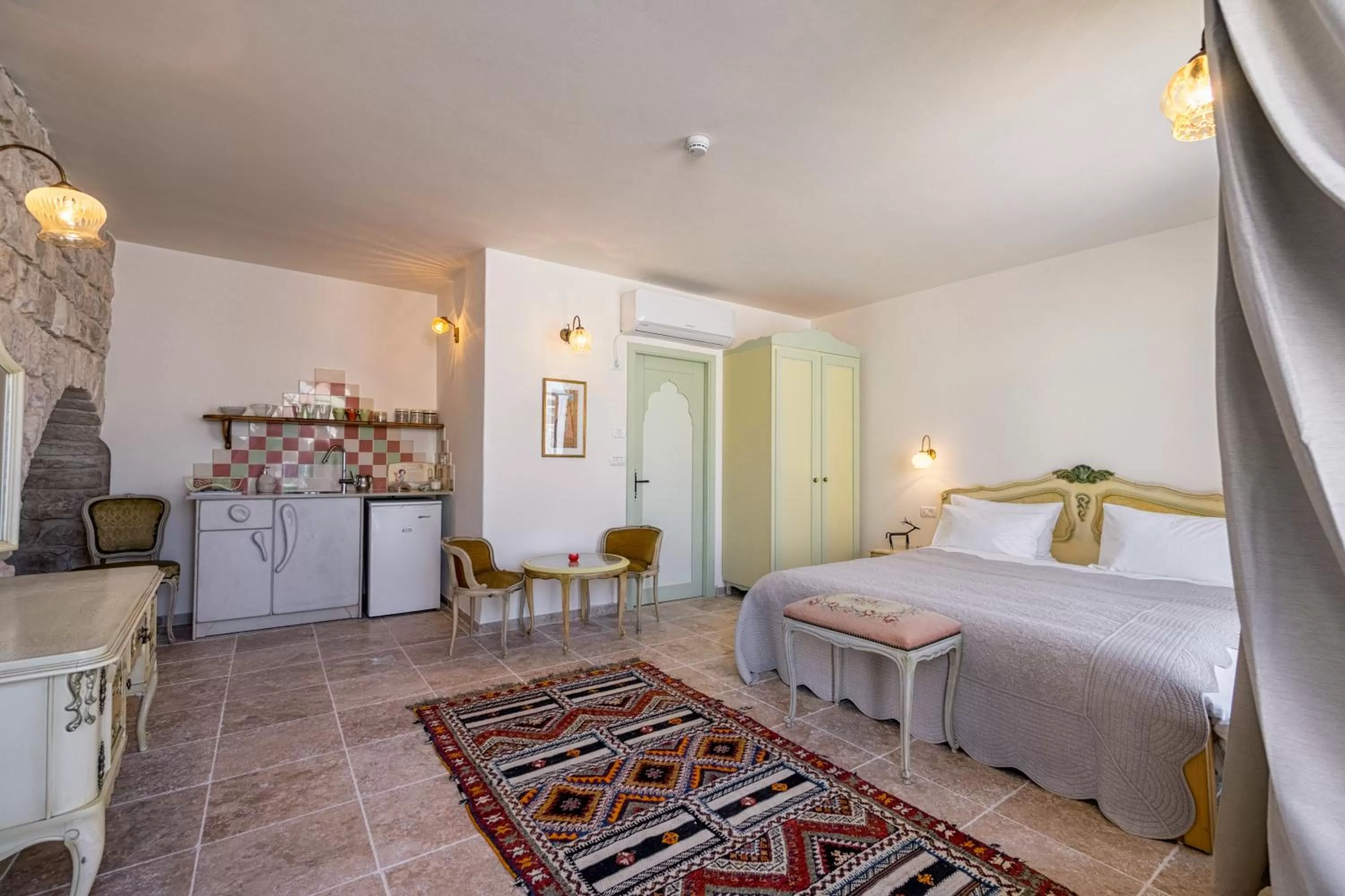 Bed in The Way Inn - Boutique Suites