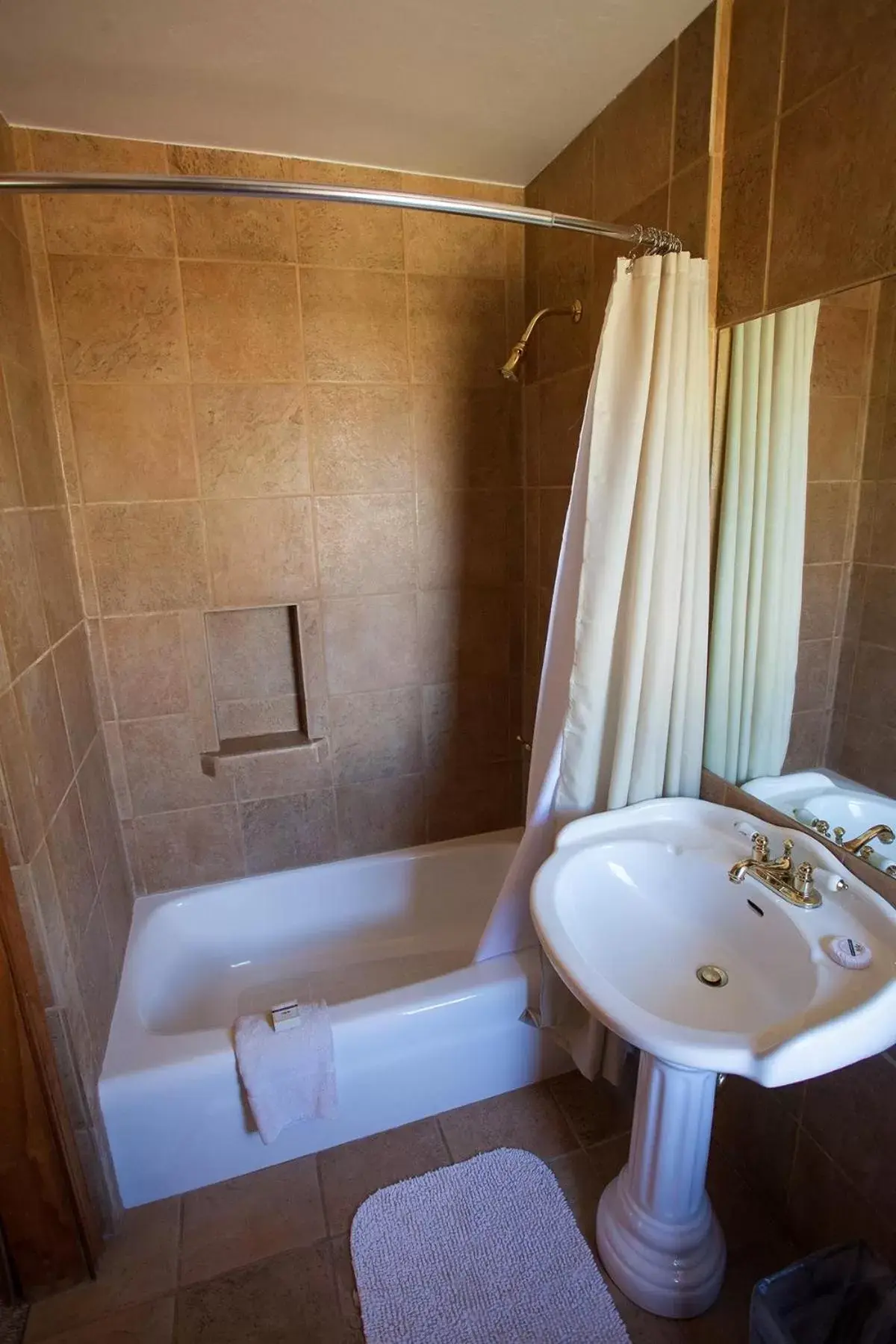 Shower, Bathroom in Castle Valley Inn