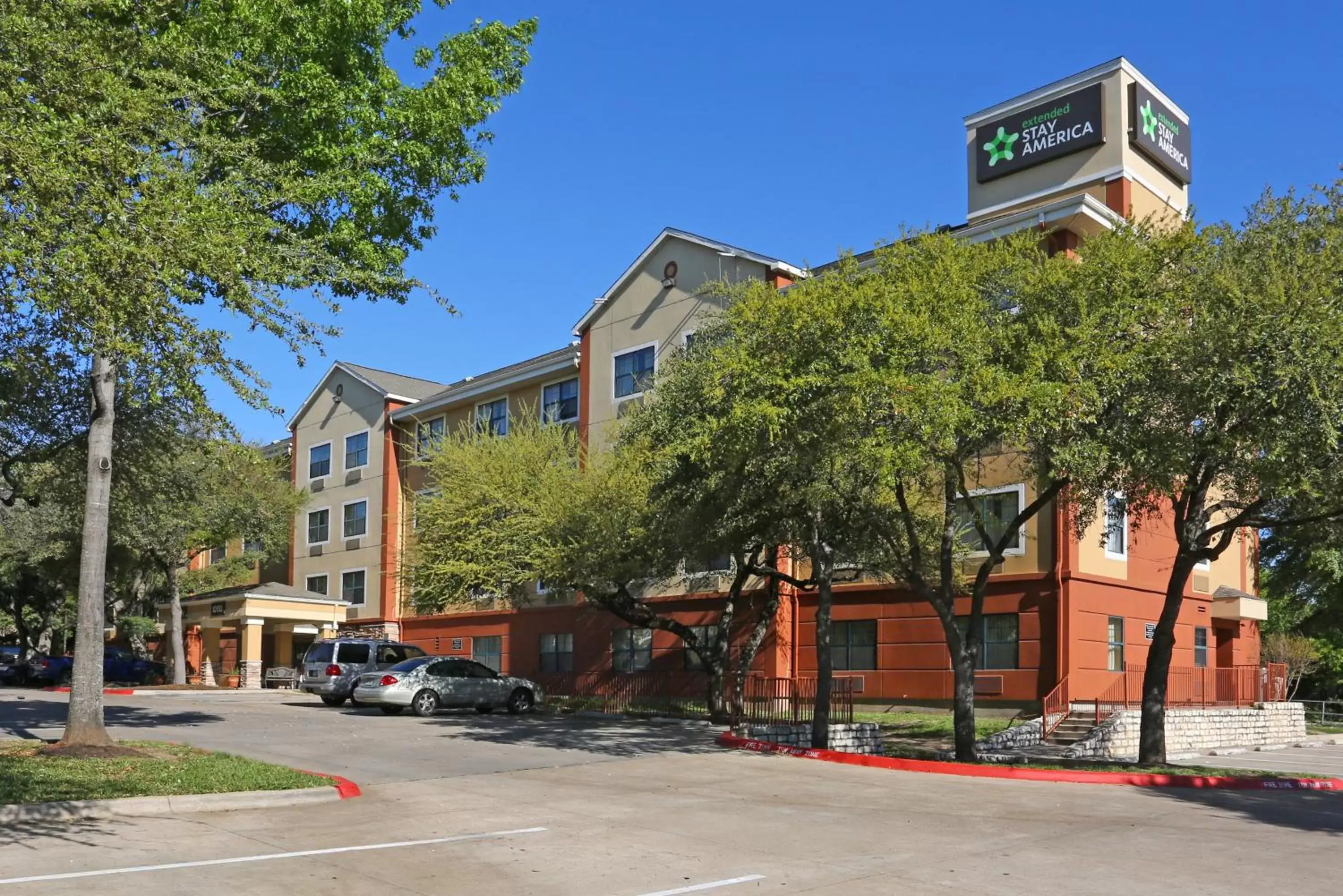 Property building in Extended Stay America Suites - Austin - Northwest Arboretum Property building in Extended Stay America Suites - Austin - Northwest Arboretum