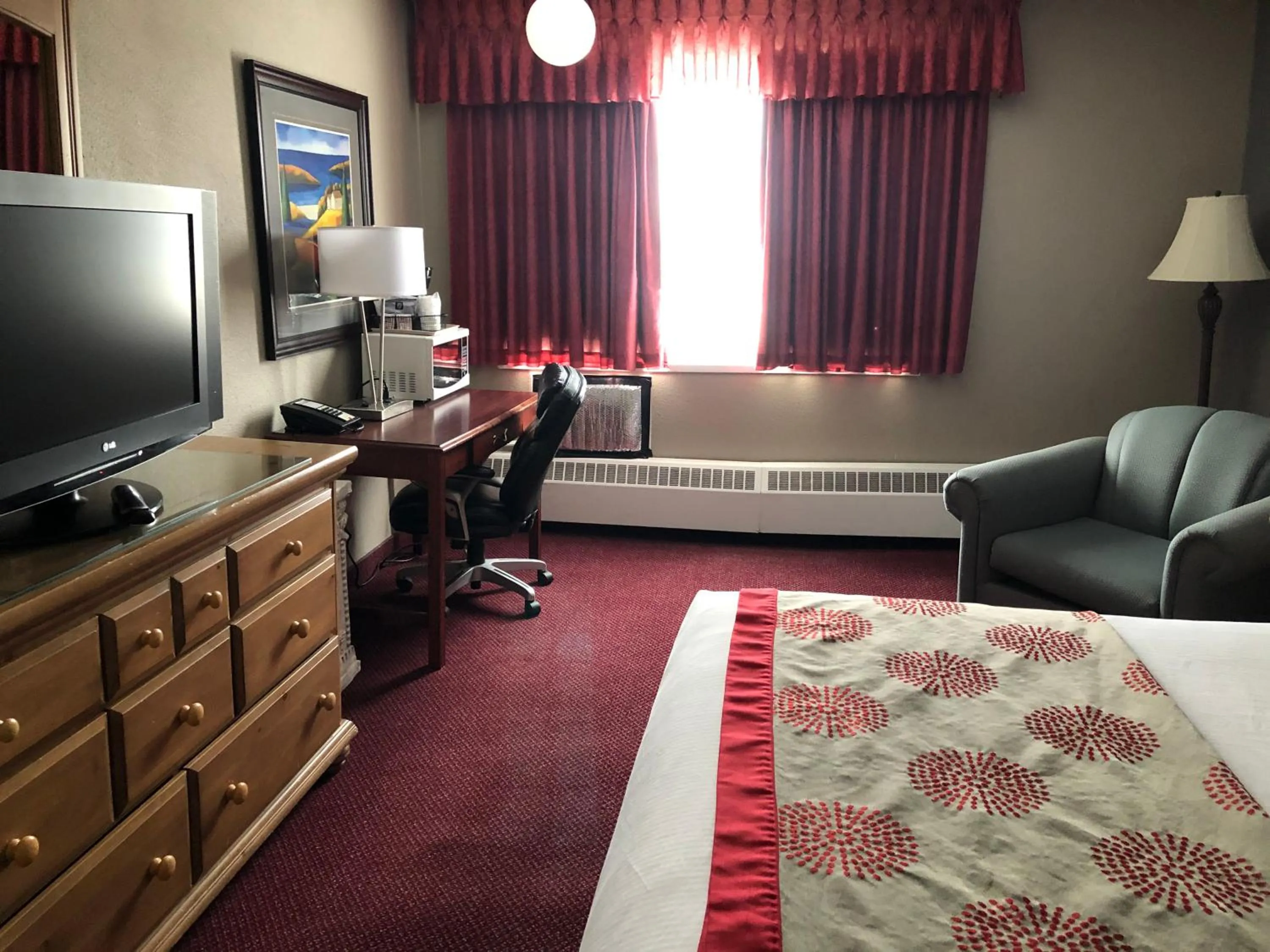 Photo of the whole room in South Hill Lodge