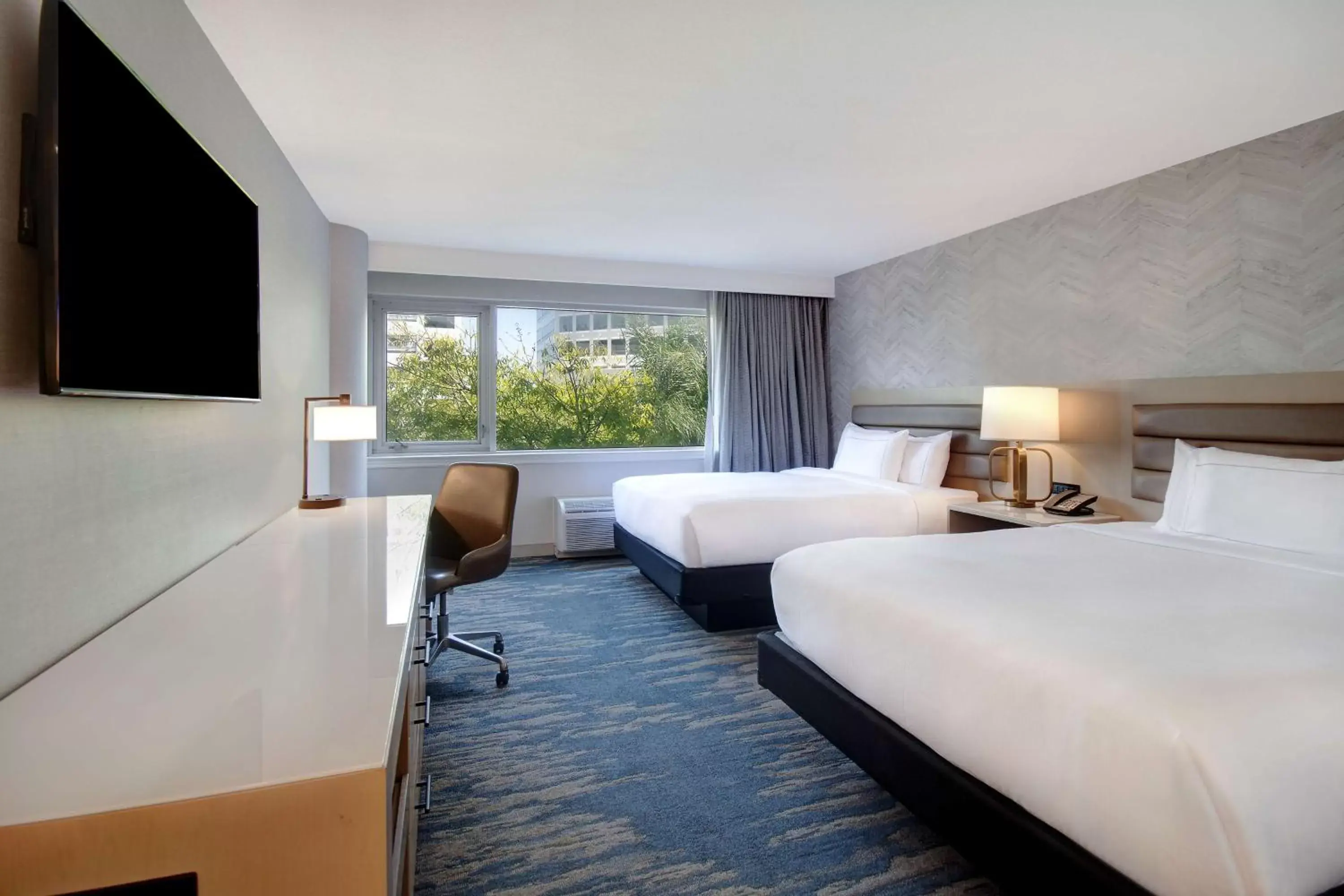 Bedroom in DoubleTree by Hilton LAX - El Segundo