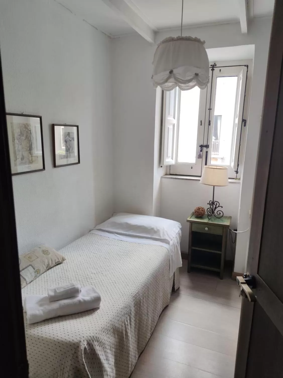 Single Room with Shared Bathroom in I Vespri