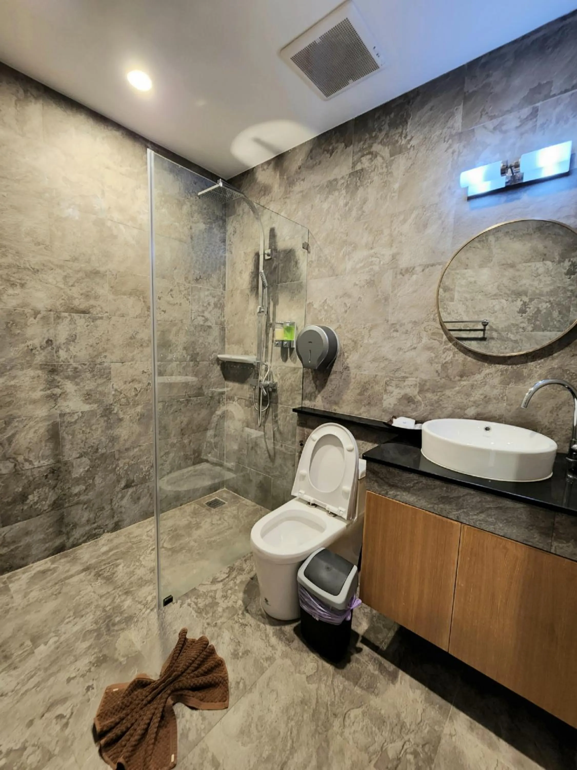 Bathroom in Cliff Lanta Suite-Koh Lanta Krabi