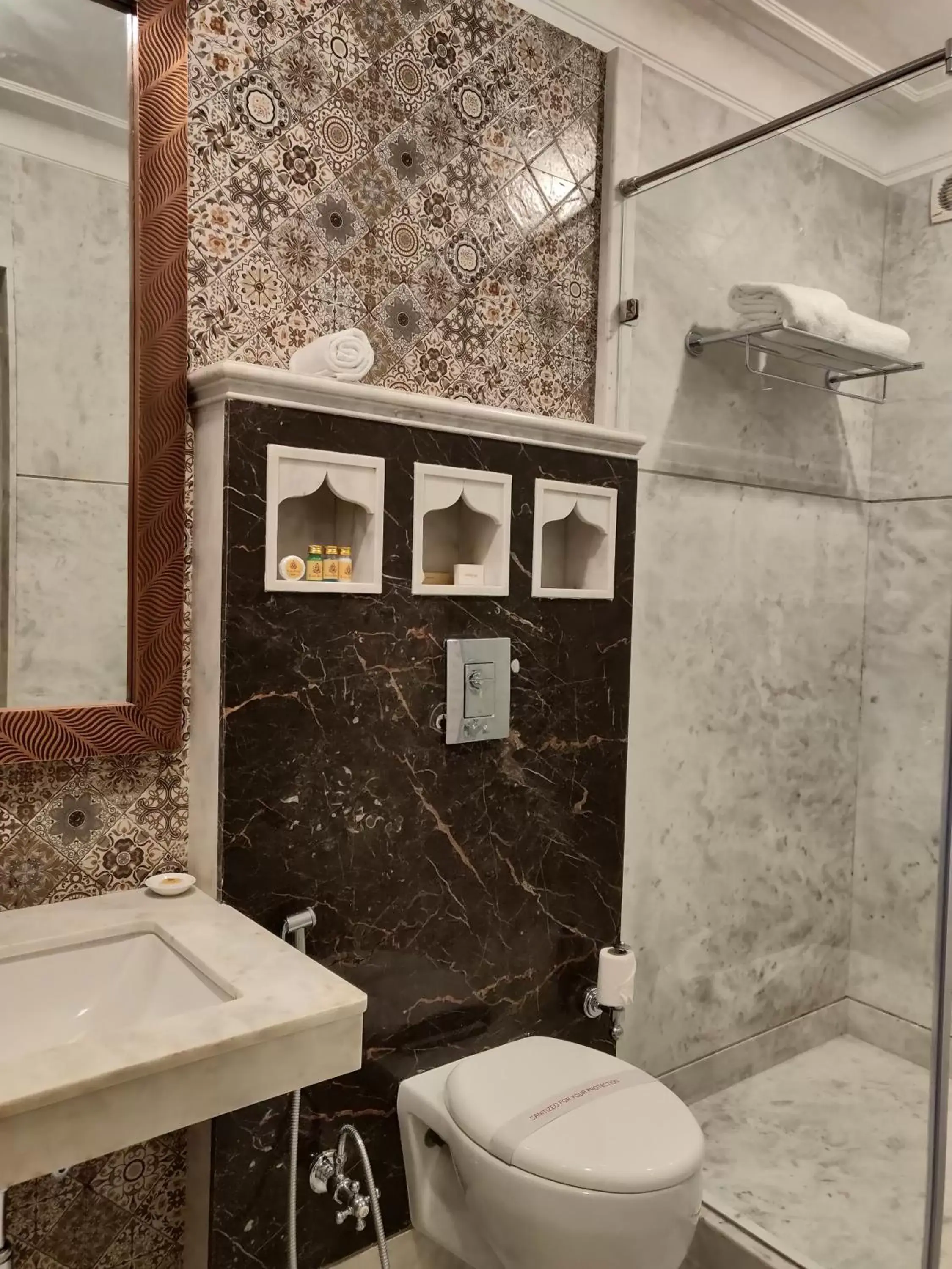 Bathroom in Laxmi Palace Heritage Boutique Hotel