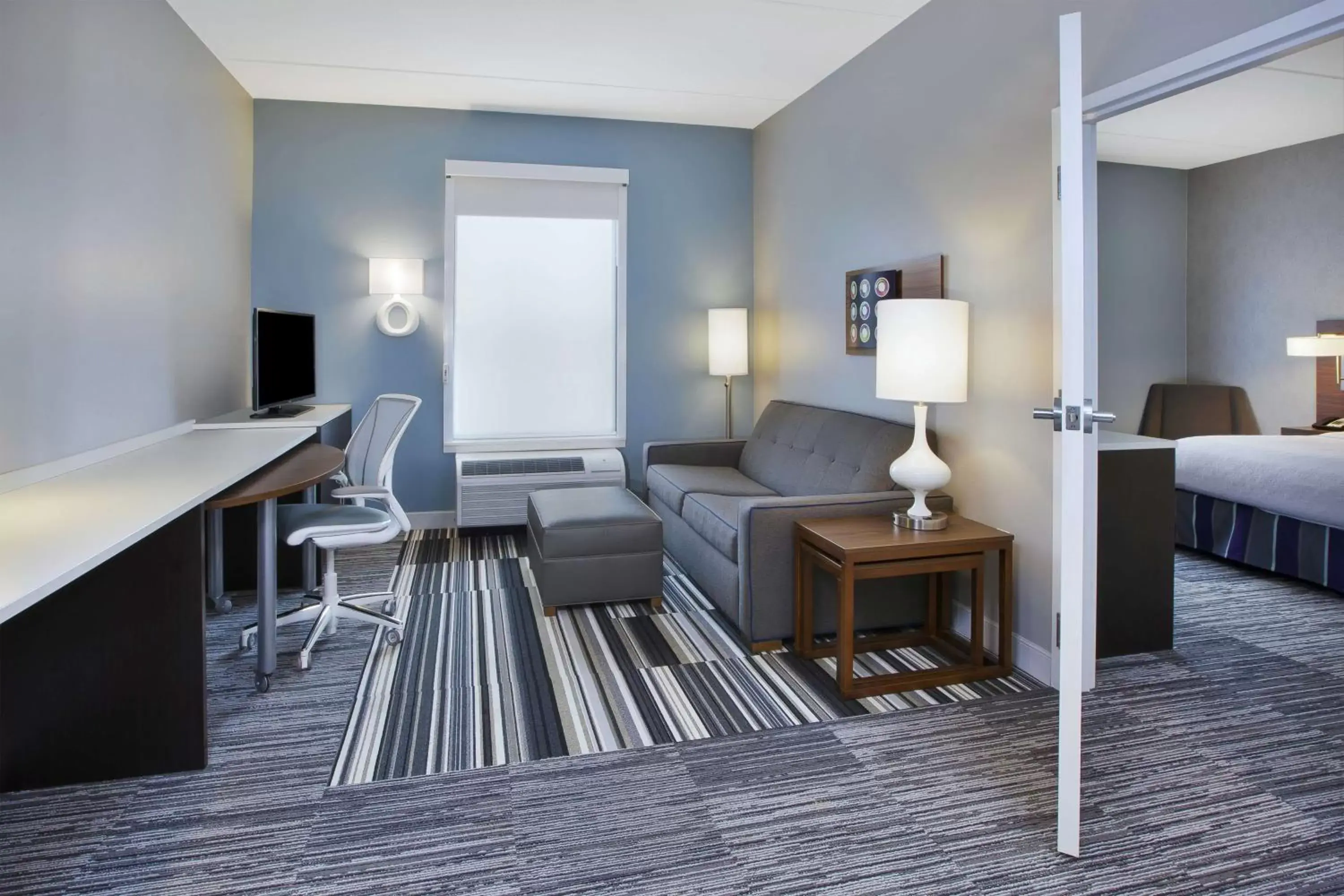 Bedroom, Seating Area in Home2 Suites By Hilton Pittsburgh Area Beaver Valley