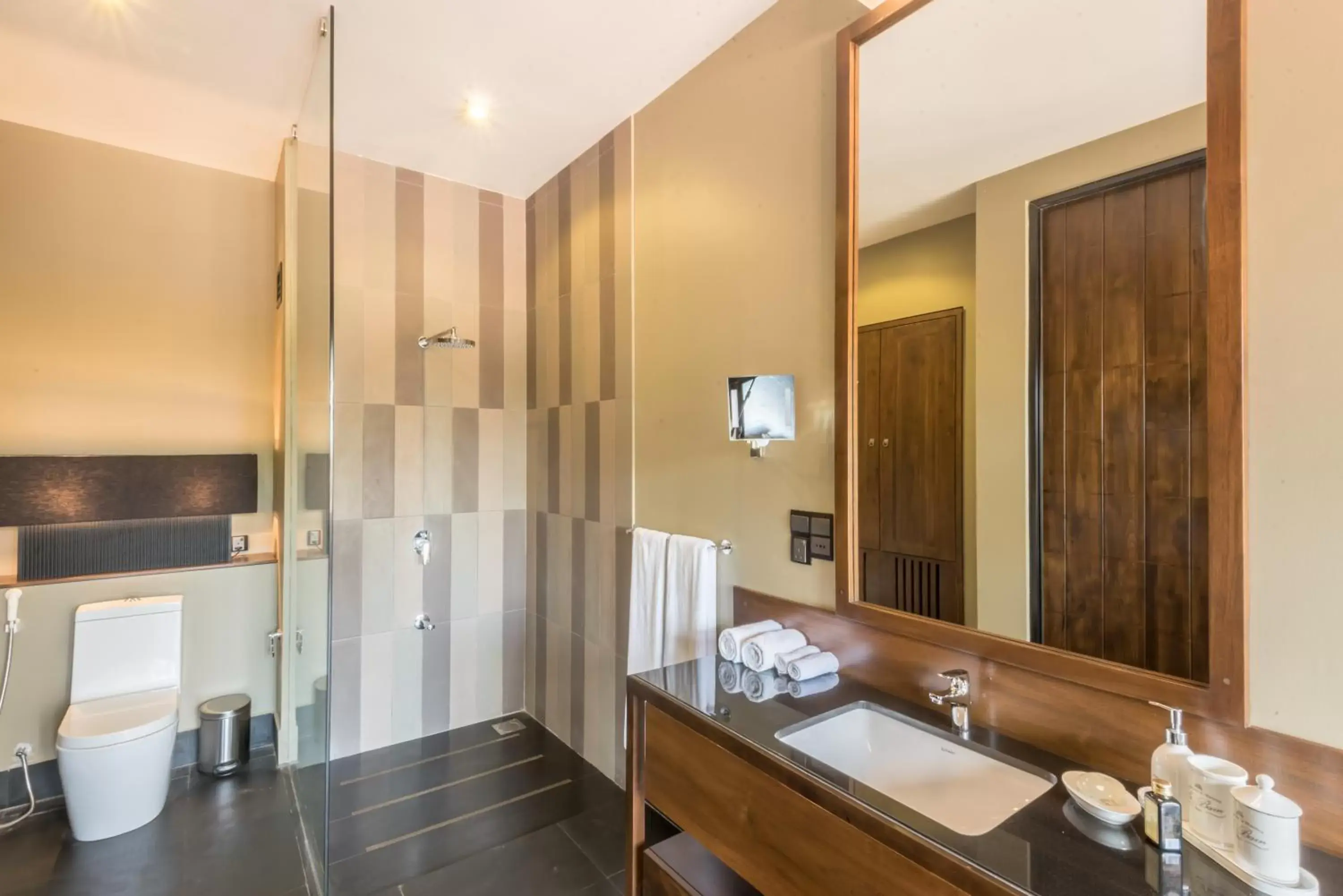 Bathroom in Jetwing Lake Bathroom in Jetwing Lake