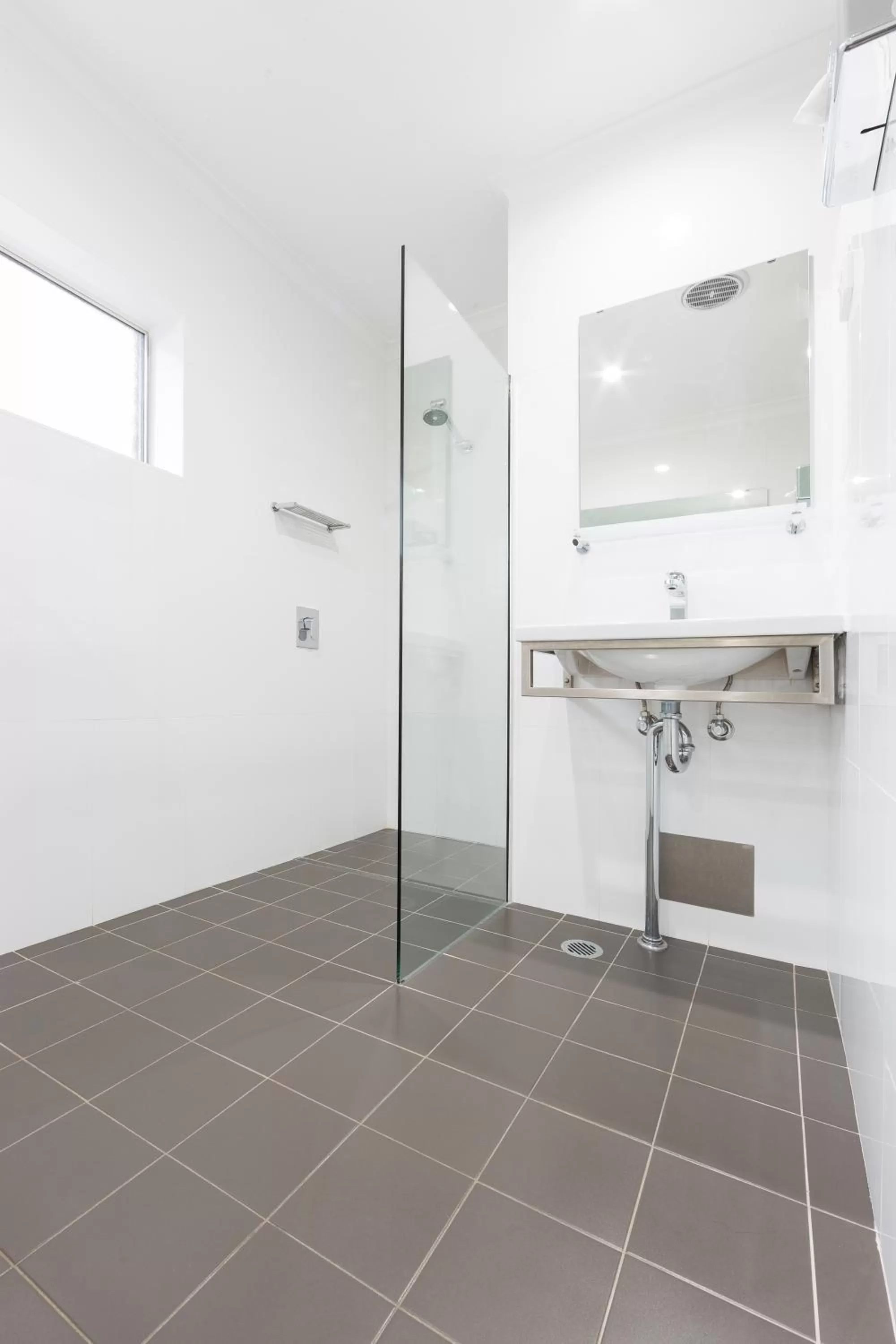 Bathroom in Forrest Hotel & Apartments