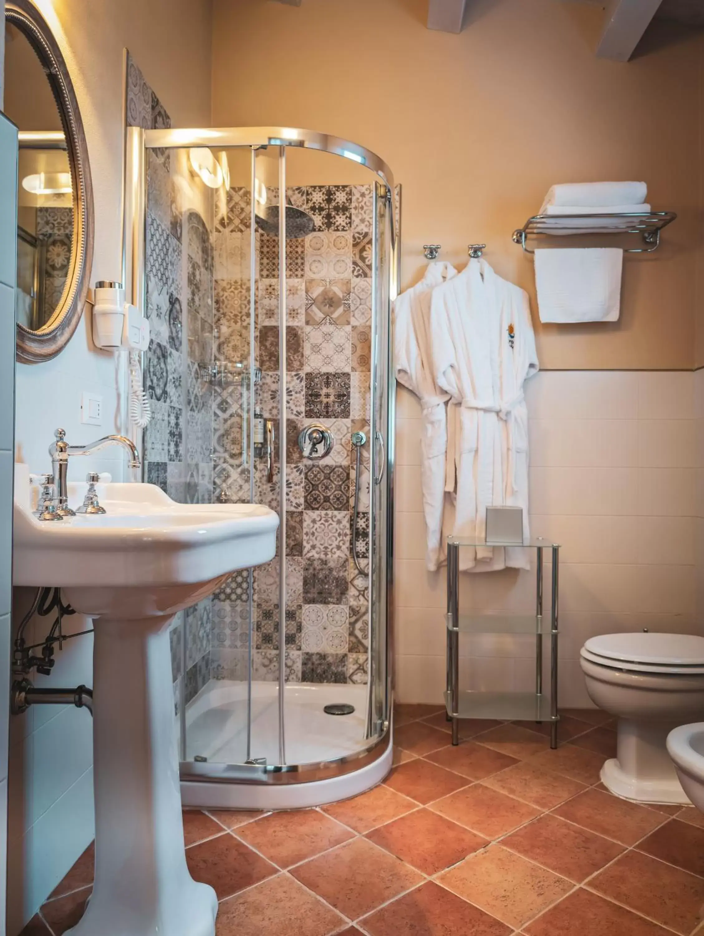 Shower, Bathroom in Hotel La Corte Del Sole