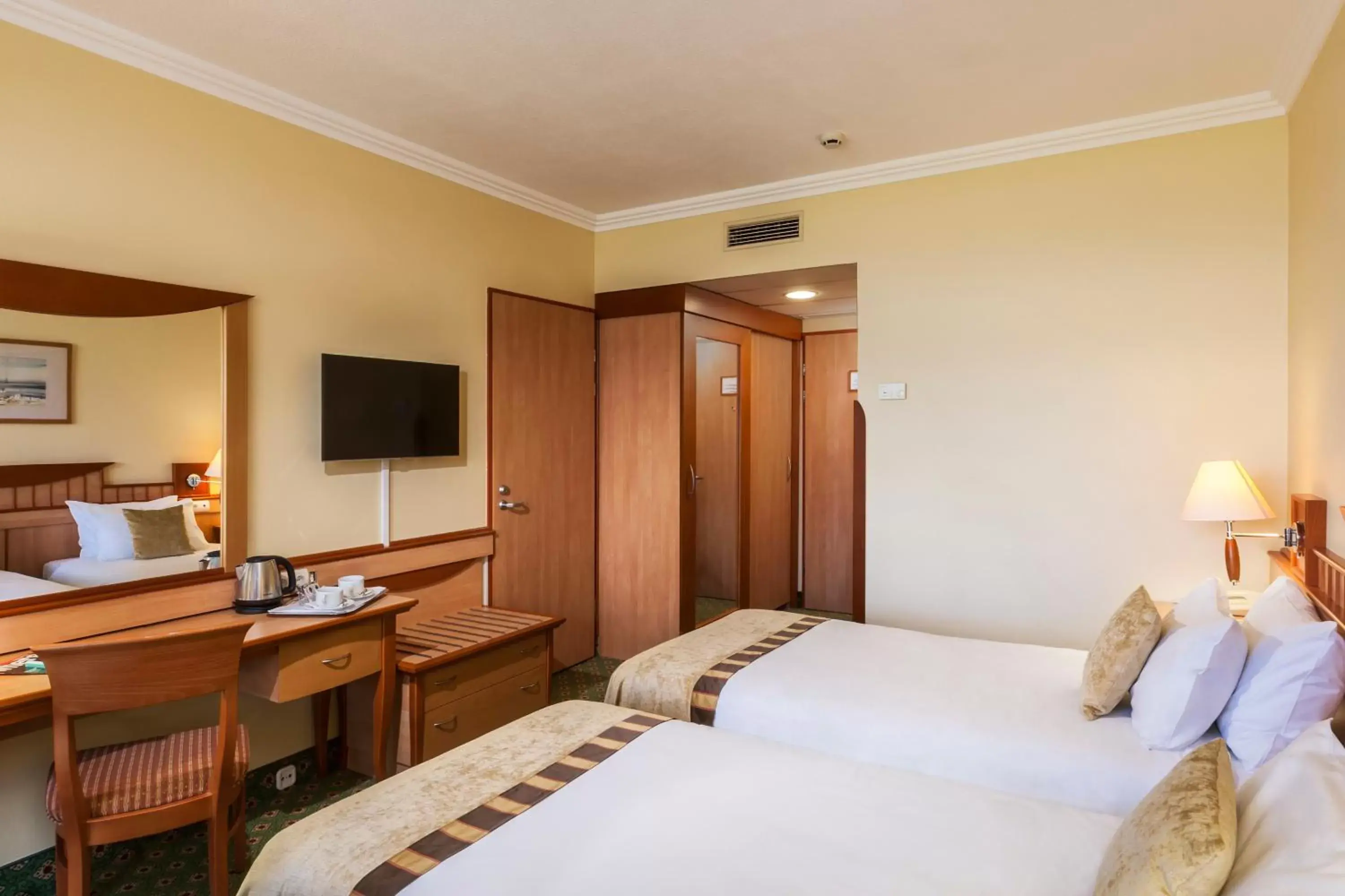 Bedroom, Bed in Danubius Hotel Helia
