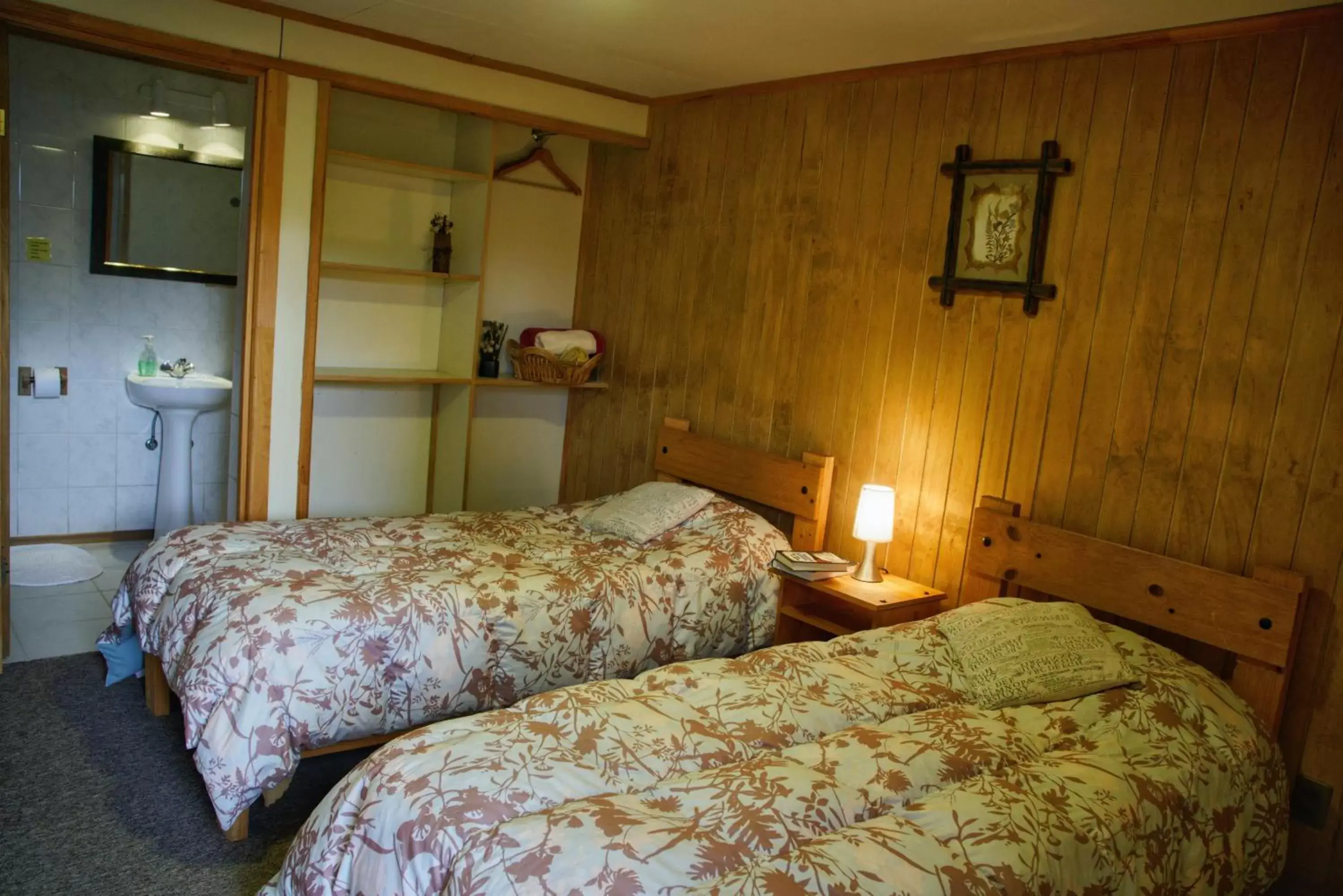 Twin Room in Big Bang Patagonia - Traveler Assistance Twin Room in Big Bang Patagonia - Traveler Assistance
