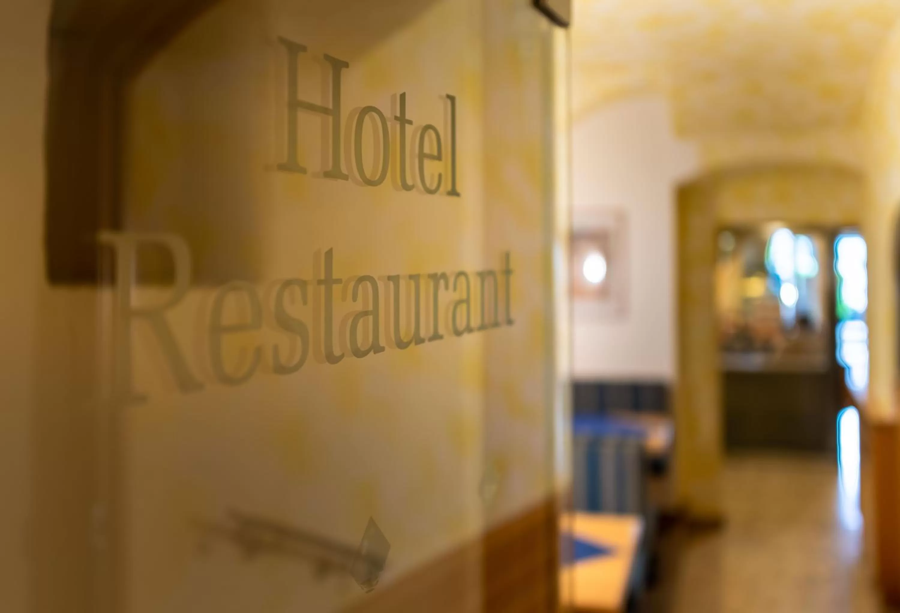 Restaurant/places to eat in Hotel Anker