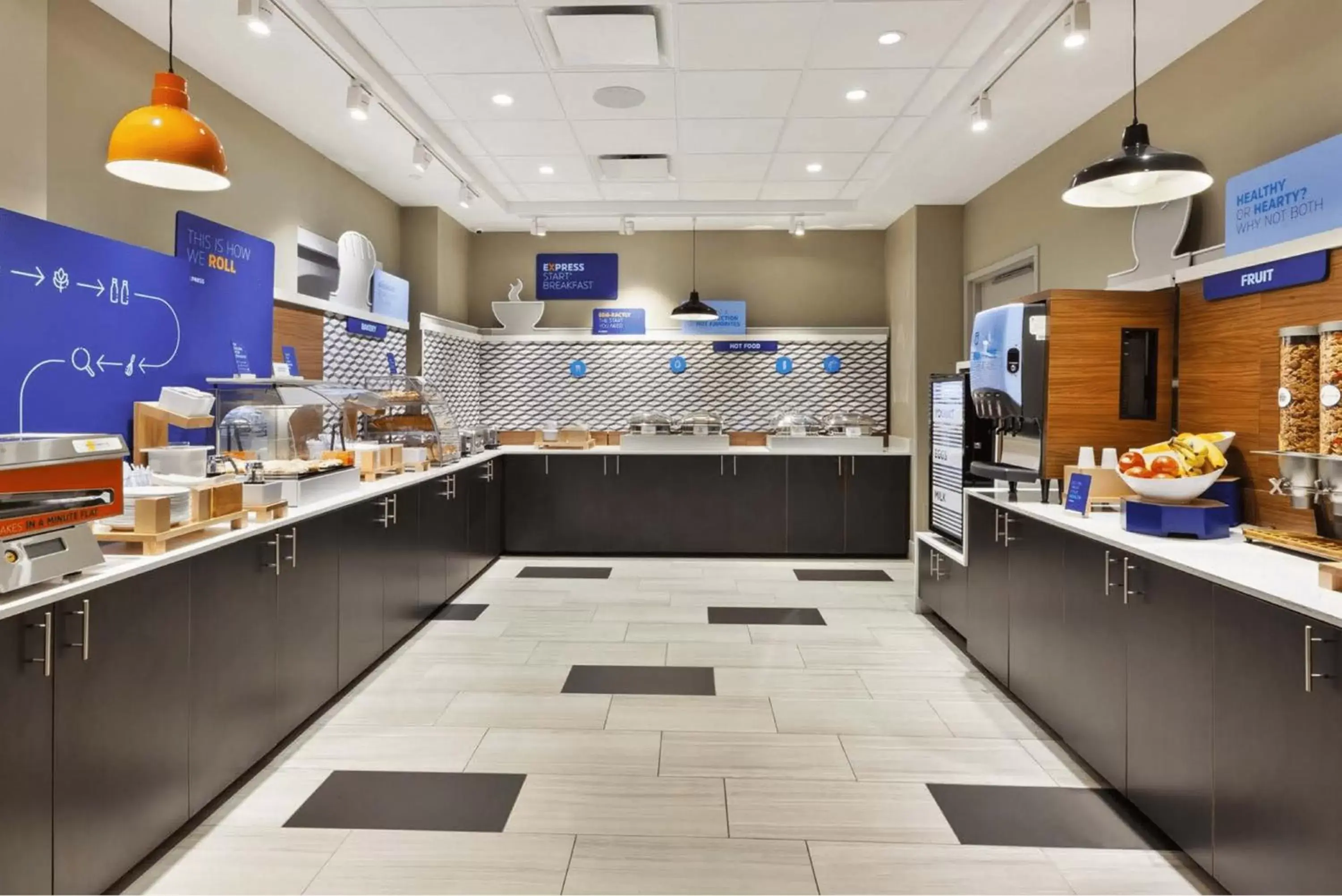 Food in Holiday Inn Express & Suites Jersey City - Holland Tunnel, an IHG Hotel