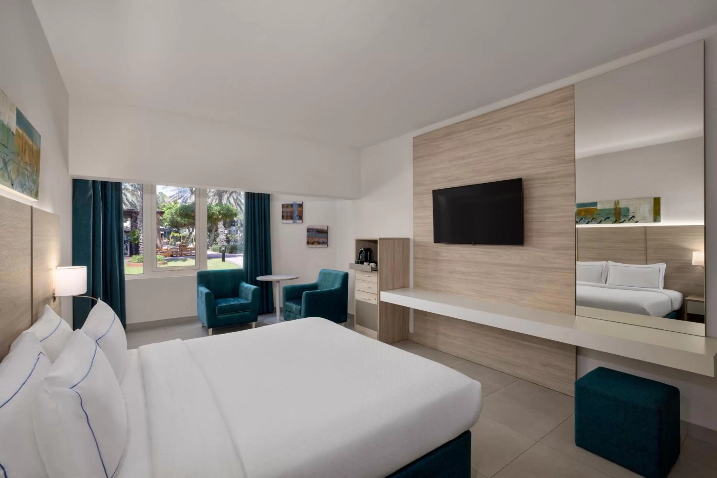 Resort Garden Deluxe Room, 1 King, or 2 Twin/Single Bed(s), Resort view, Ground or First Floor Room in Al Habtoor Grand Resort, Autograph Collection