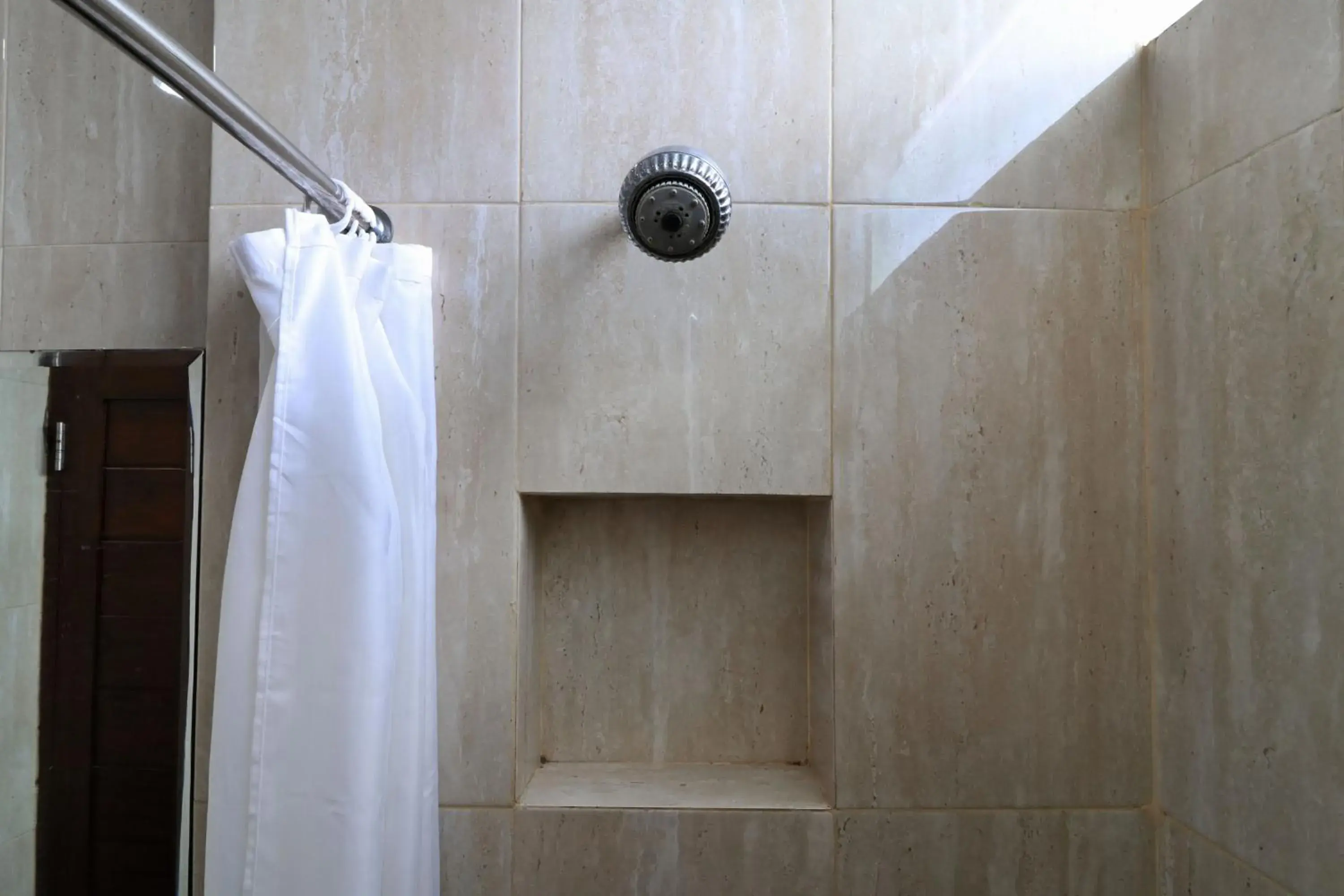 Shower, Bathroom in Hotel Bumi Makmur Indah Lembang
