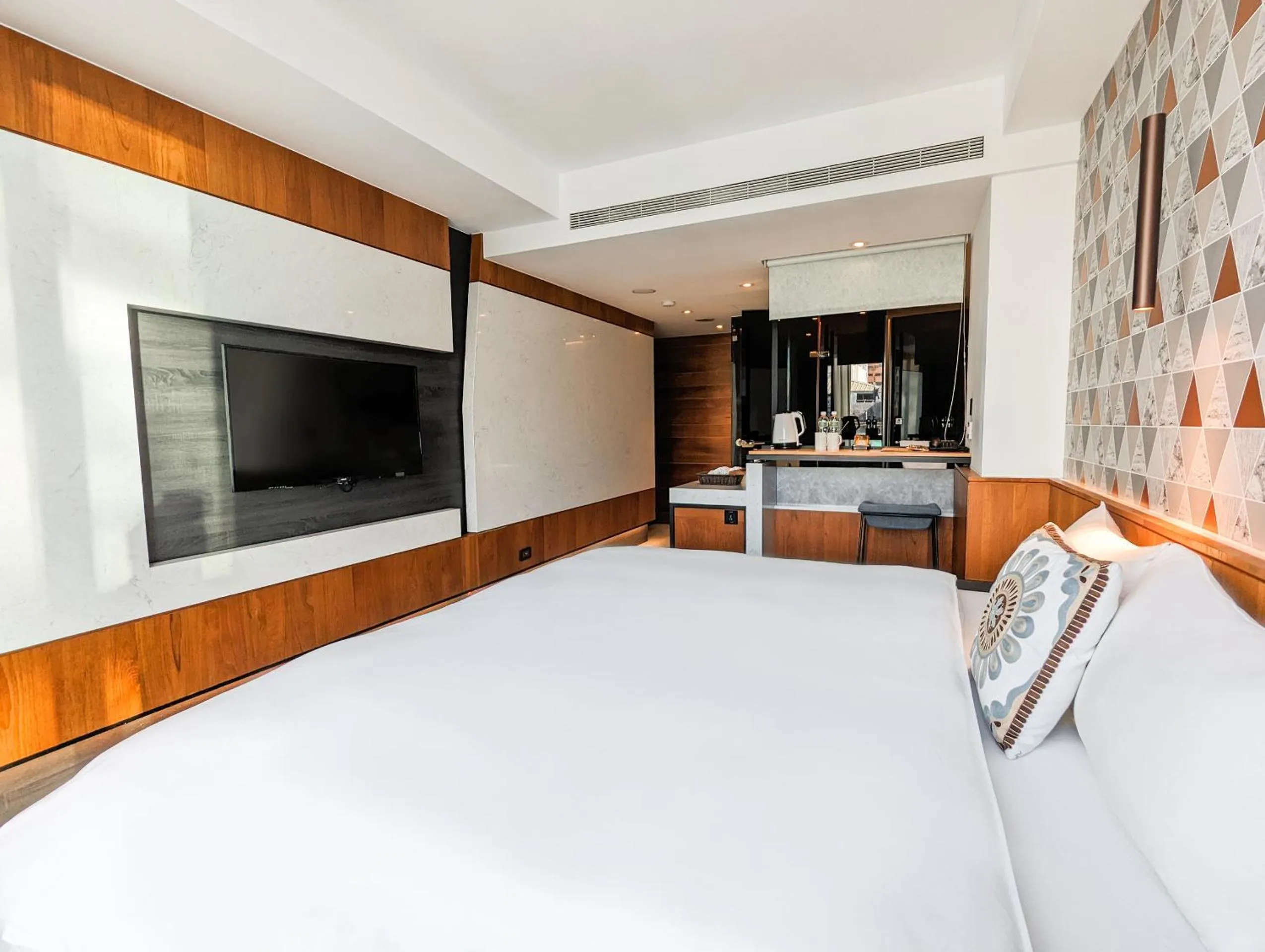 Photo of the whole room, Bed in CHECK inn Taichung Zhongshan