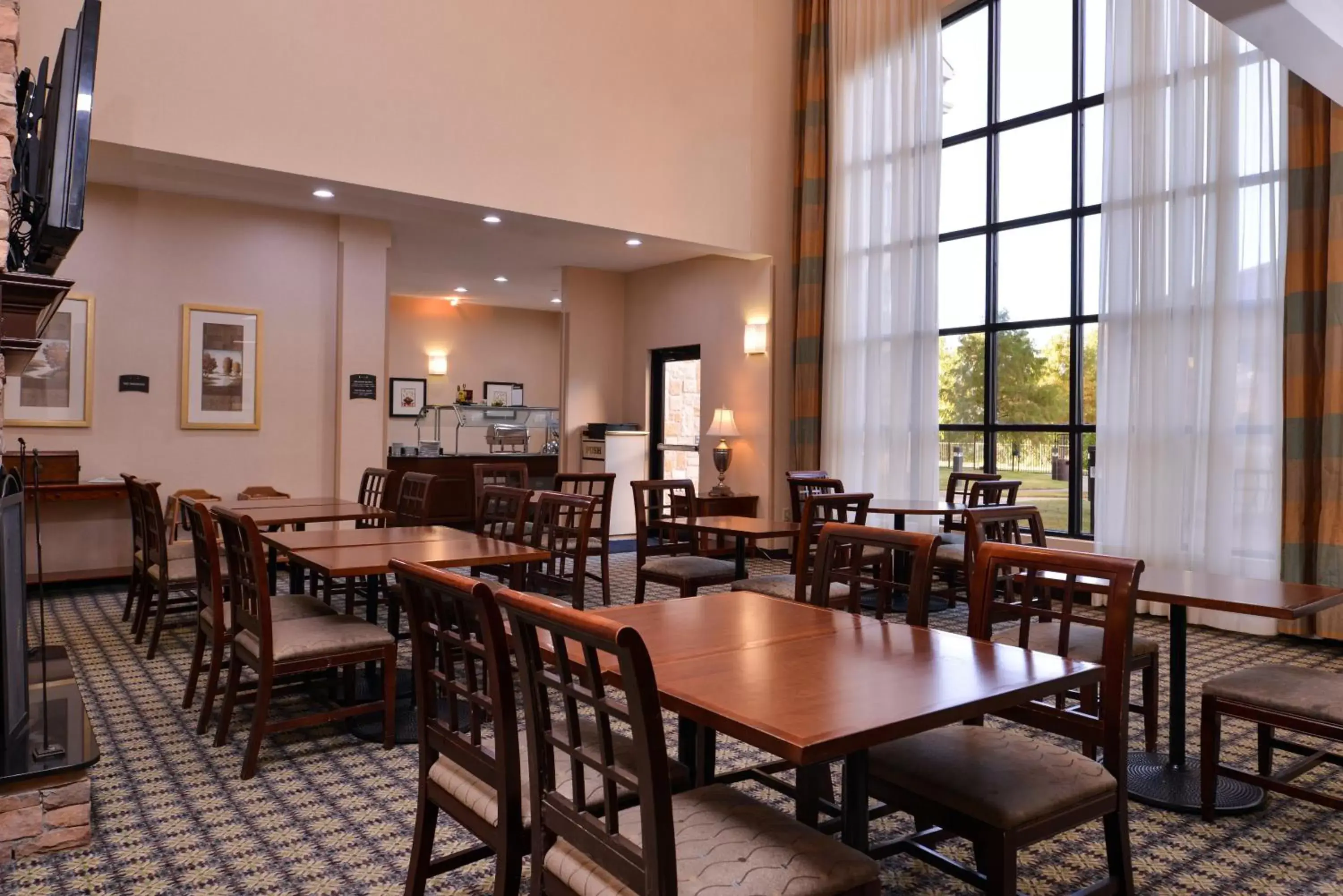 Breakfast, Restaurant/Places to Eat in Staybridge Suites Oklahoma City, an IHG Hotel