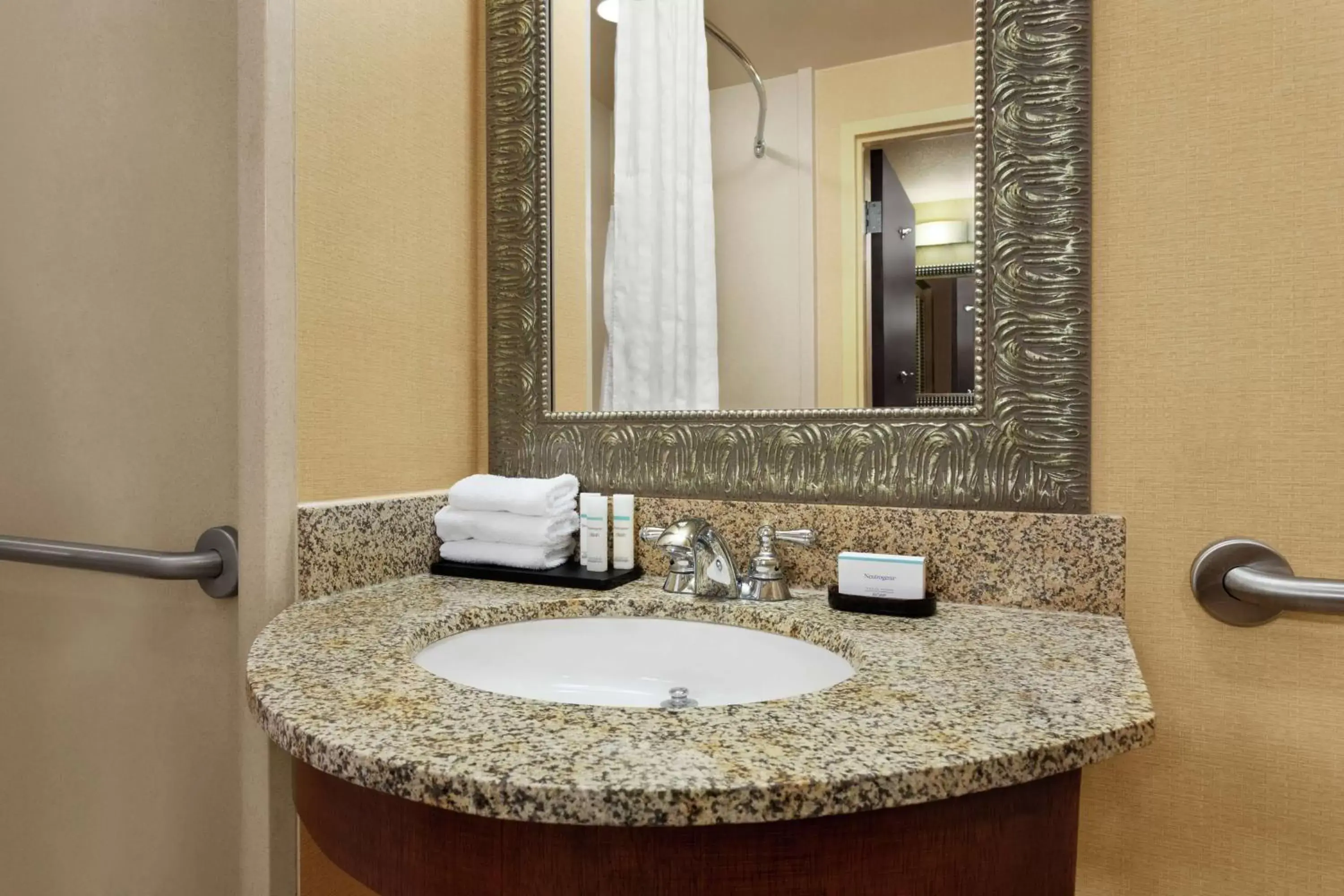 Bathroom in Embassy Suites Huntsville