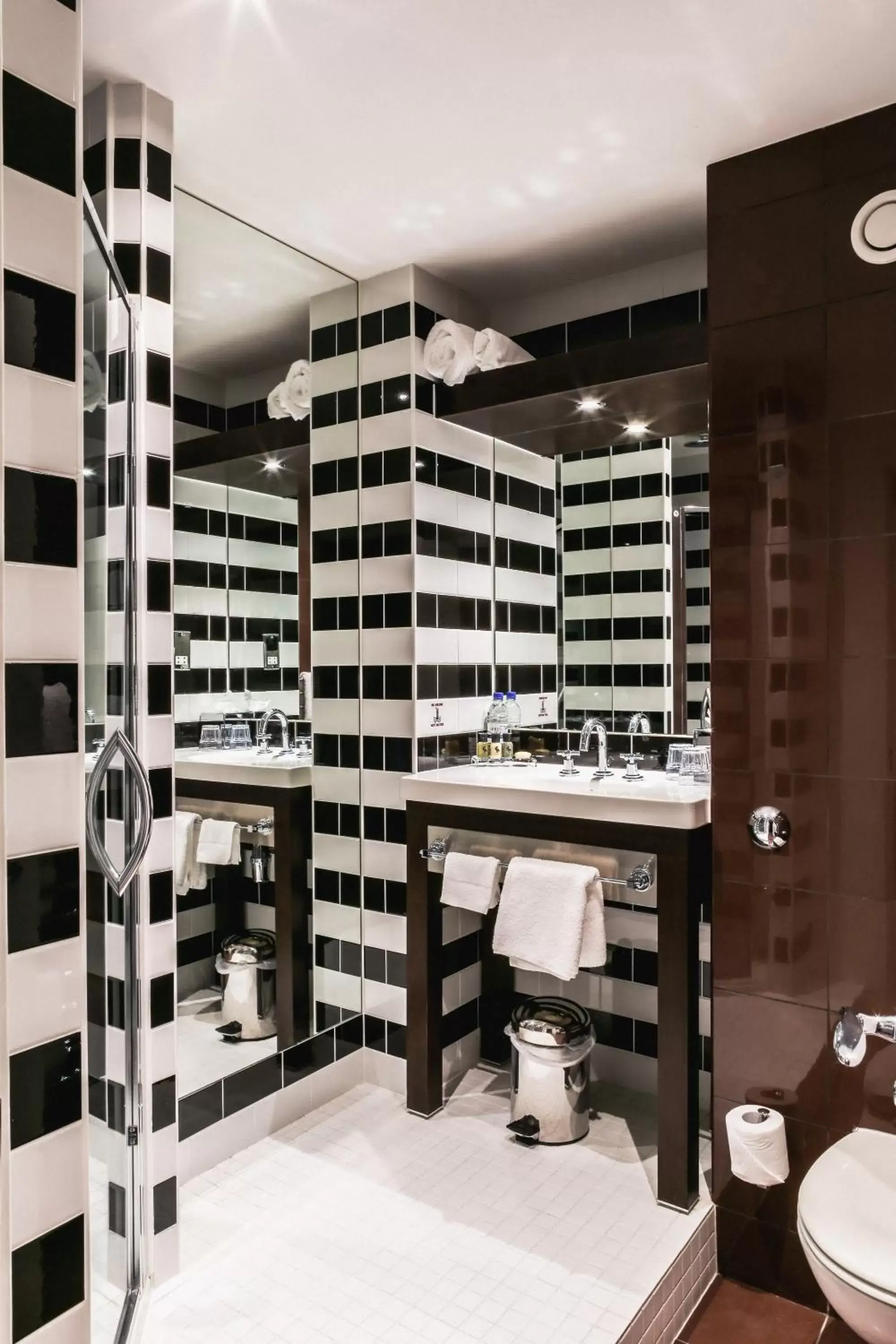 Twin Room in mour hotel Twin Room in mour hotel