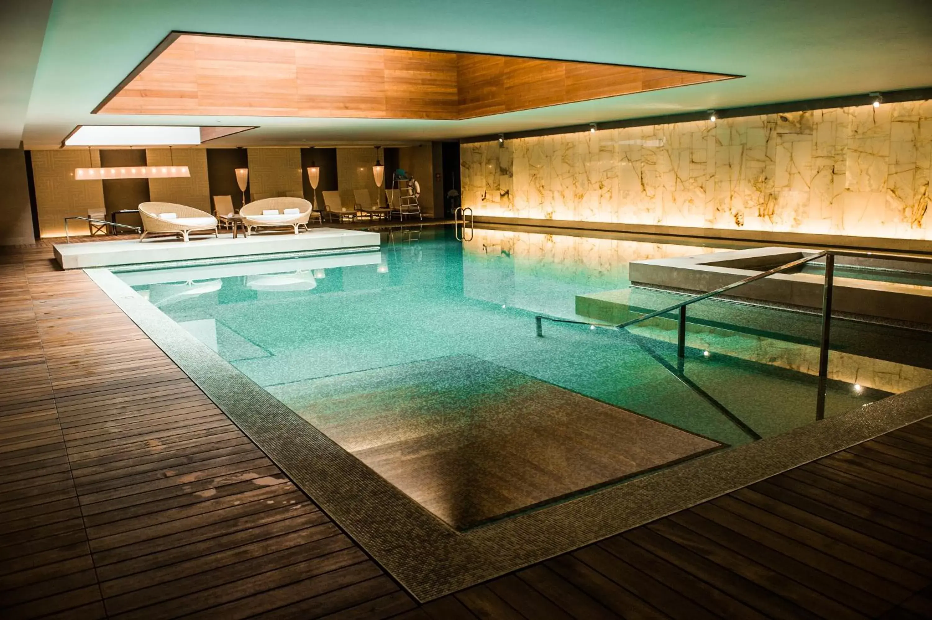 Swimming pool in Grand Hyatt Chengdu Swimming pool in Grand Hyatt Chengdu